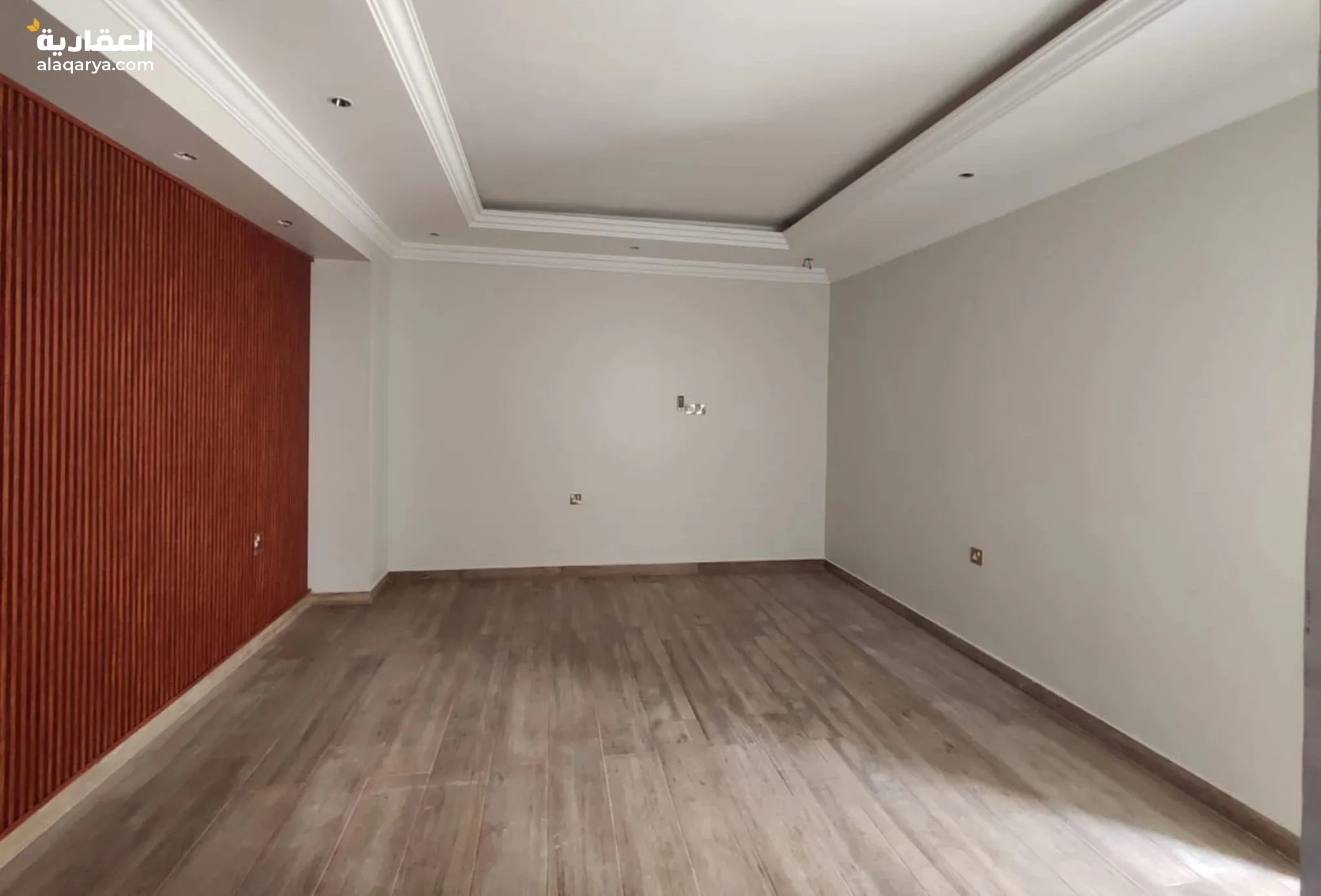 #‎للبيع ‎فيلا زاوية في الجزات الشارقة ‎موقع جدا مميز بجانب الحديقة ‎فيلا نظيفه ومصينه