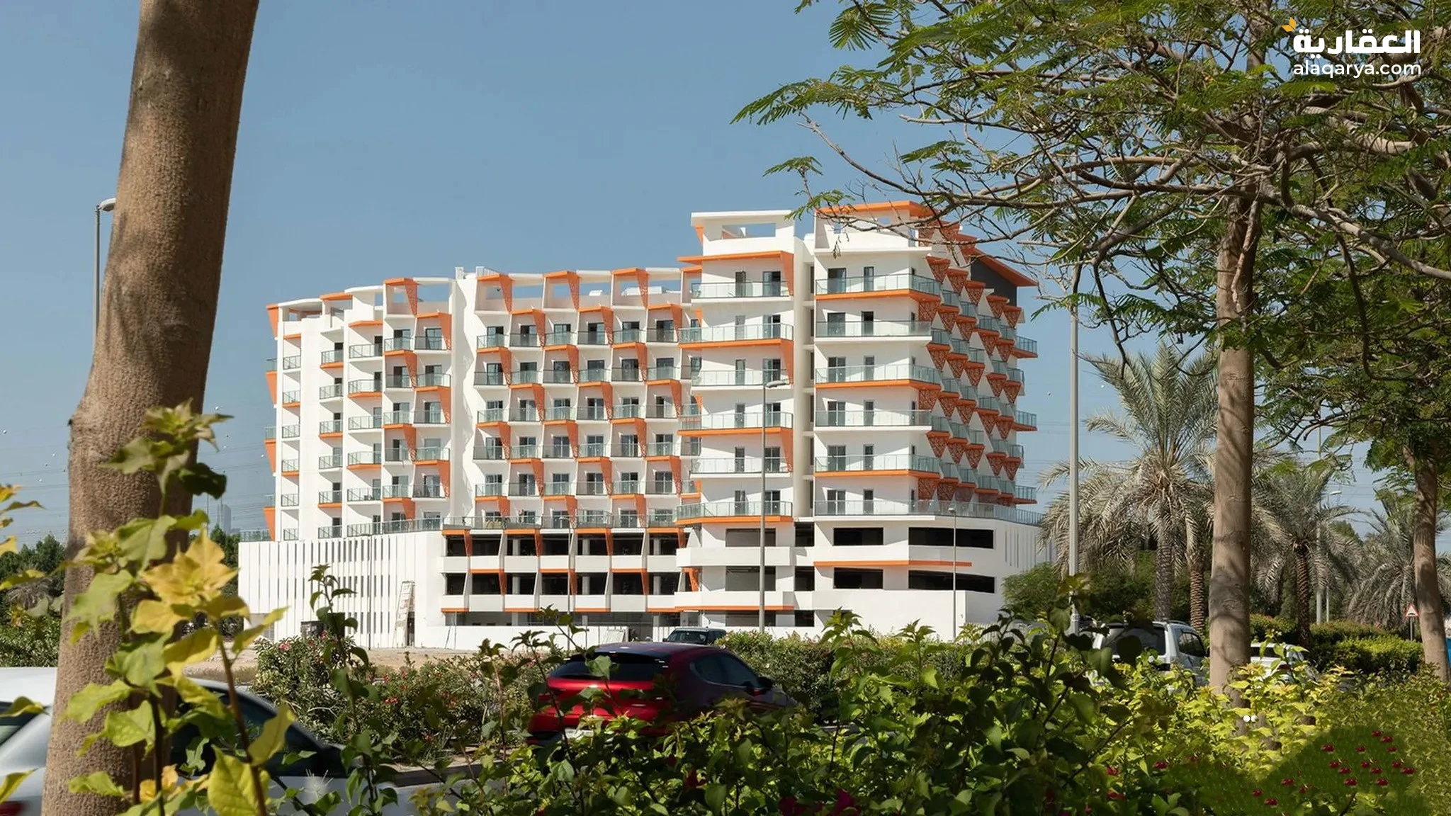 #شقه مميزه غرفه وصاله بالجميرا بمسبح خاص وحديقة وسعر م