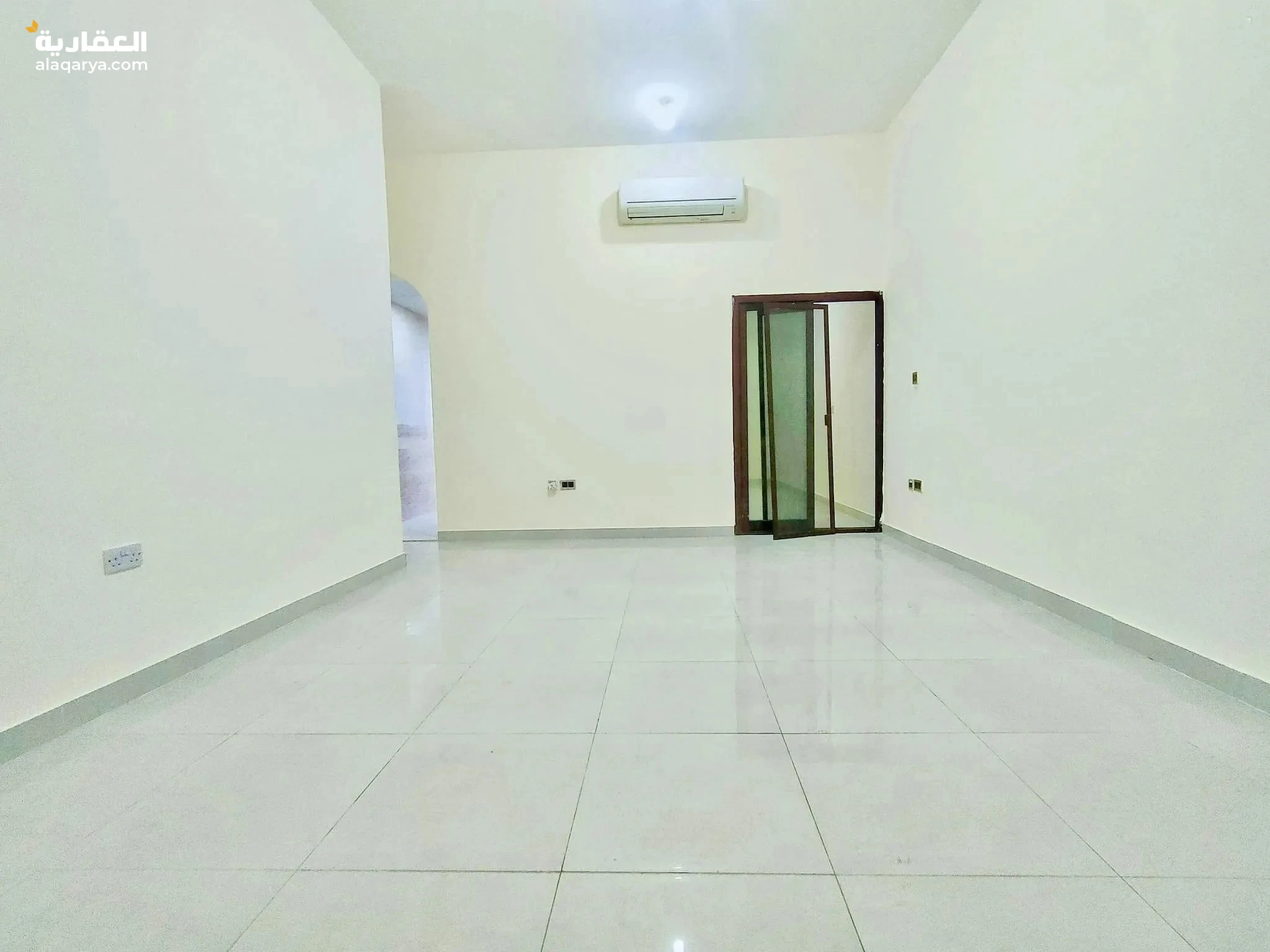 #غرفه وصاله مع بلكونه للايجار بمدينة بني ياس