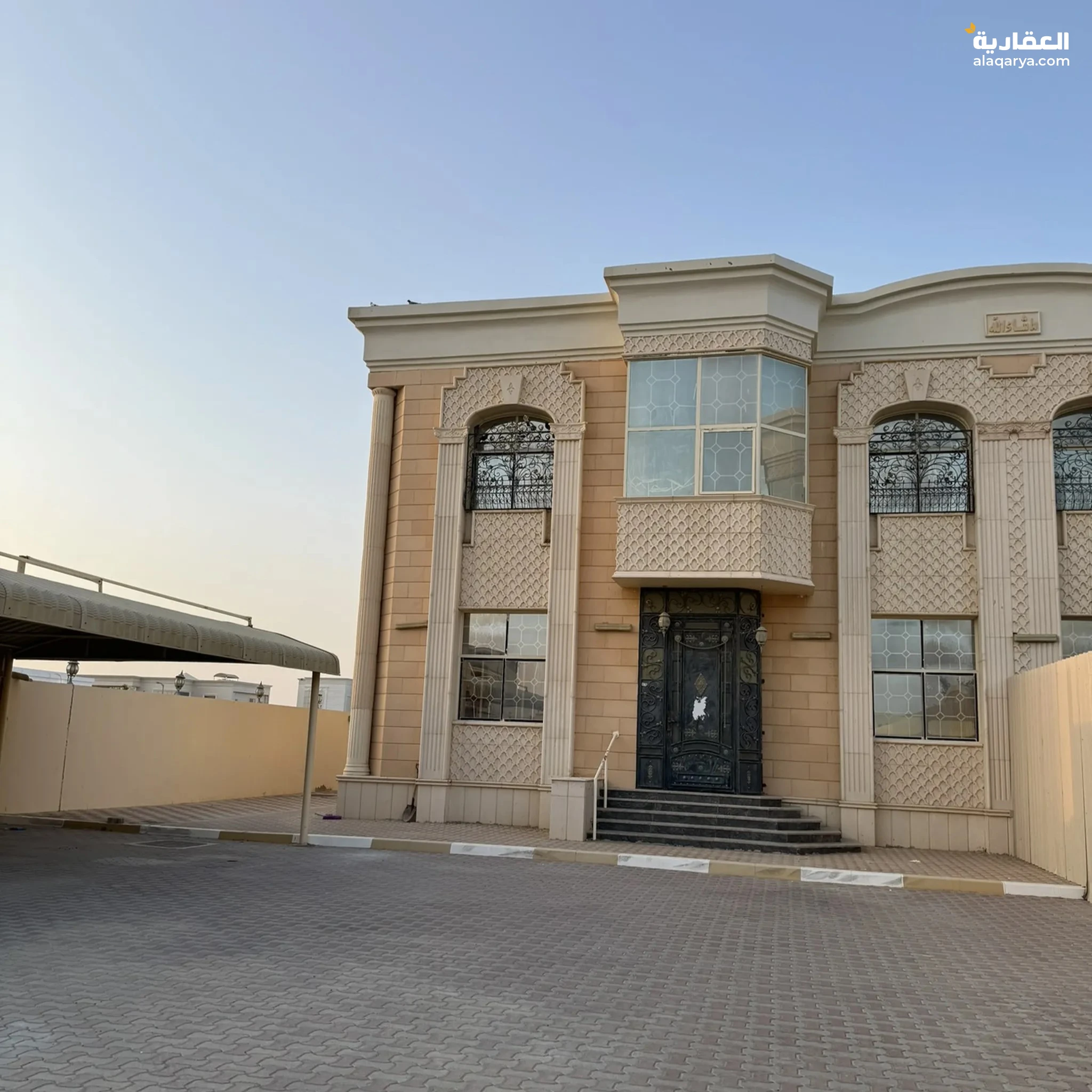 #فله مكونه من 7غرف وصالتين و6 حمامات ومطبخ ومطبخ تحضيري