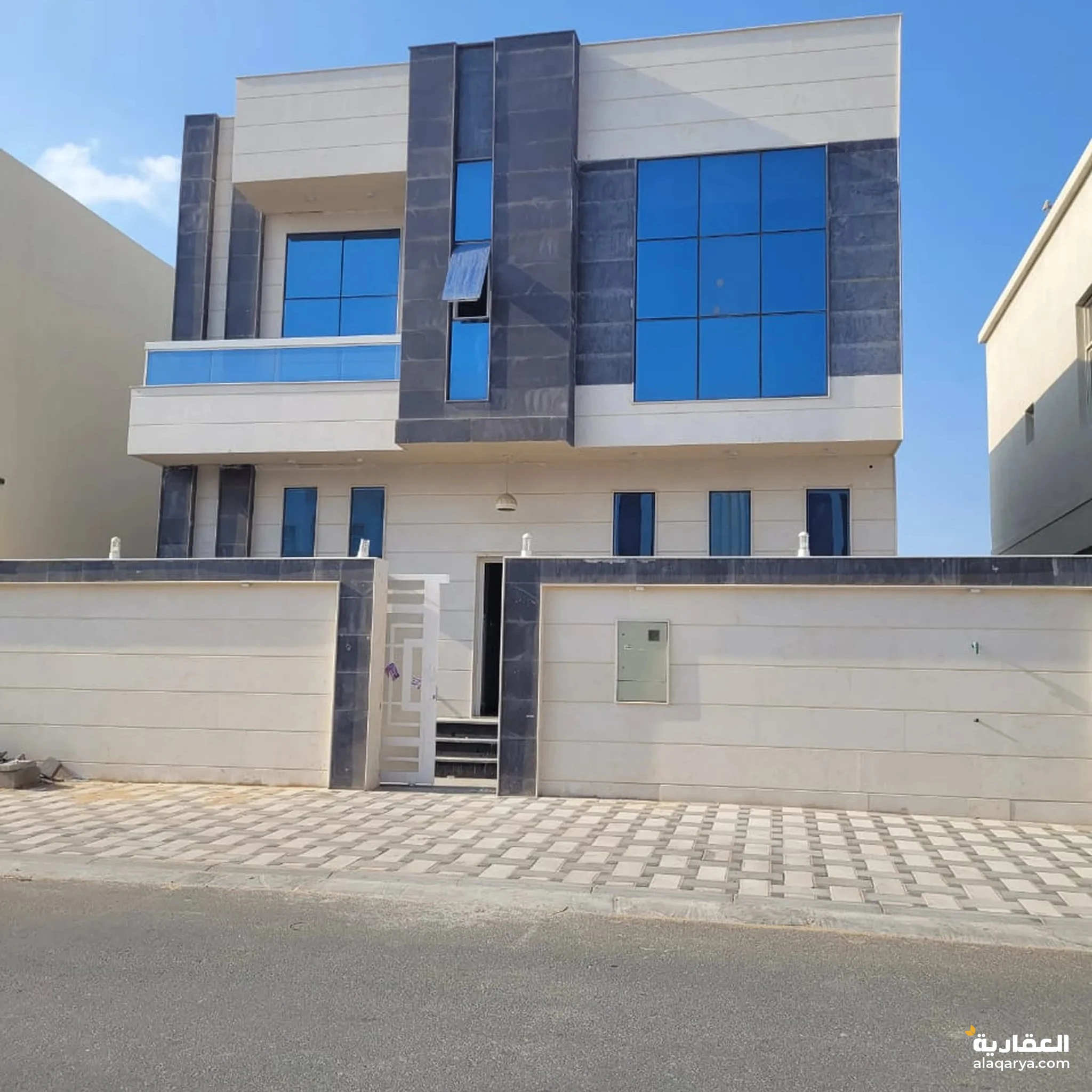 #للبيع فيلا أول ساكن في عجمان منطقة الزاهية