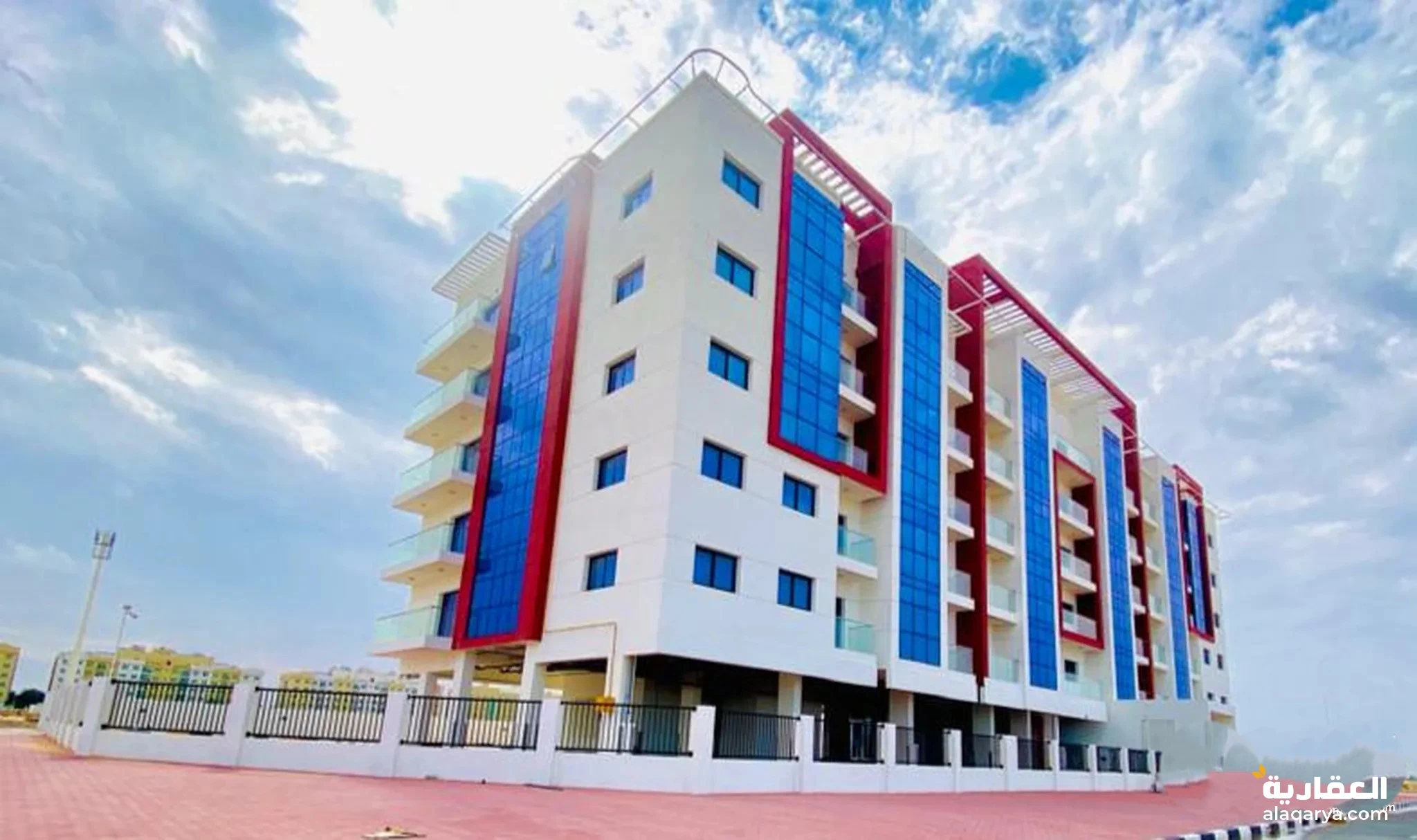 #بنايه للبيع من المالك مباشره في مدينة دبي الصناعيه