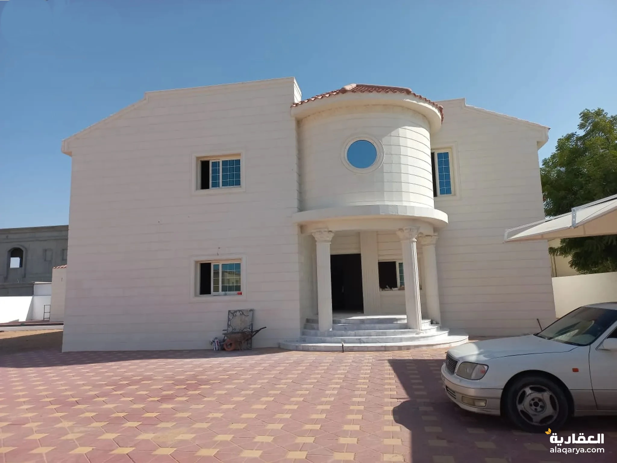 #للبيع 6غرف ماستر ومجلس نساء ومجلس رجال خارجي وخدمات ومطبخين و12موقف سياراتداخلي وخارجي