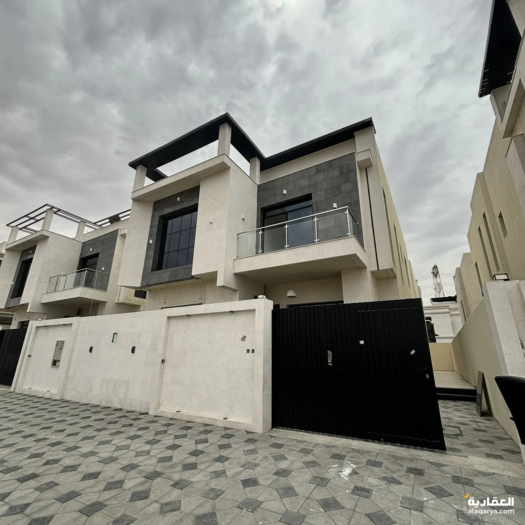 # فلل للبيع بسعر منافس تملك حر مدى الحياة لجميع الجنسيات