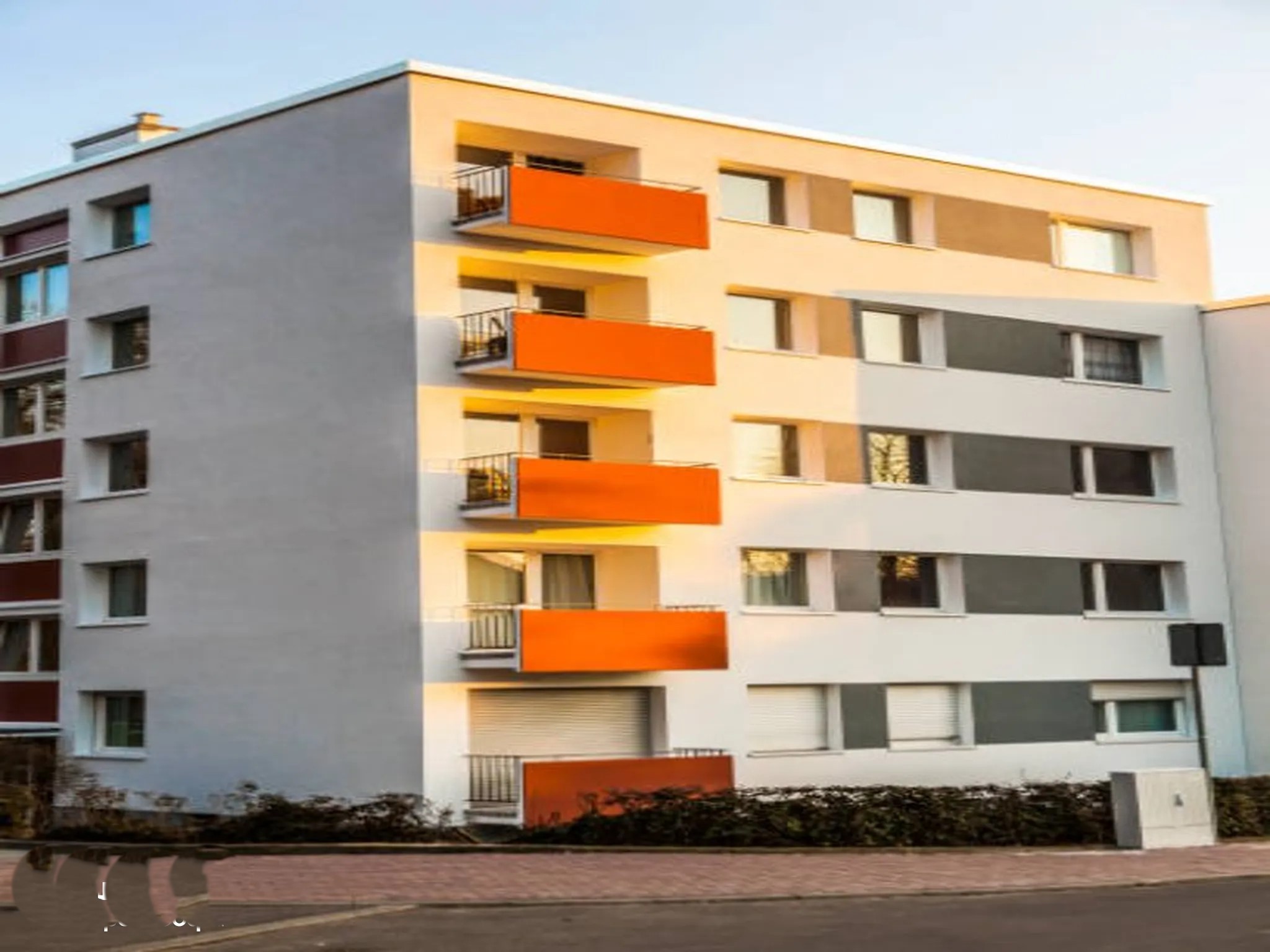 @ للبيع بناية بمساحة 17050 قدم في دبي