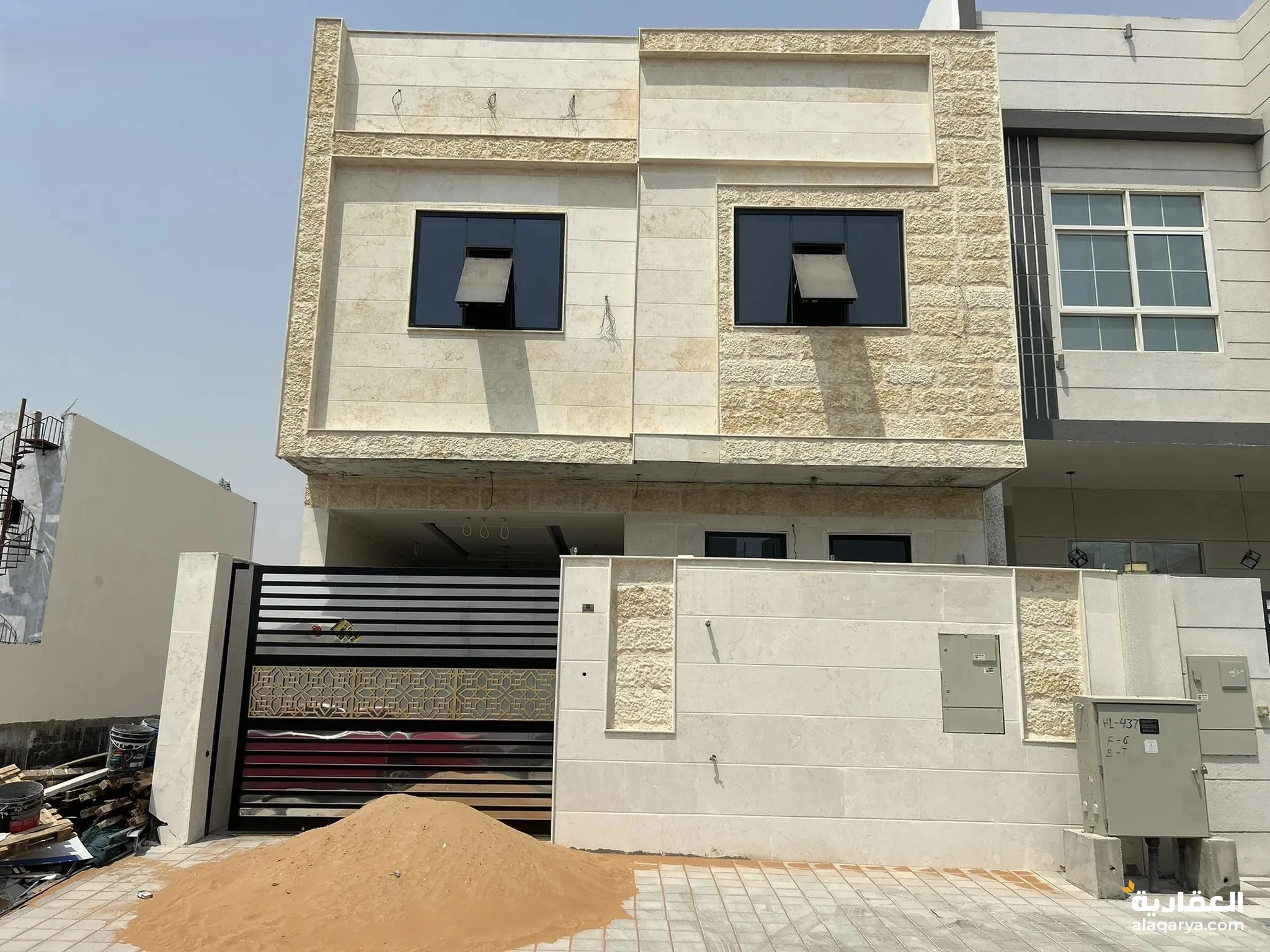 #للبيع بأقل من قيمة الأيجار 4 غرف ماستر تشطيب ممتاز فى منطقة الزاهية