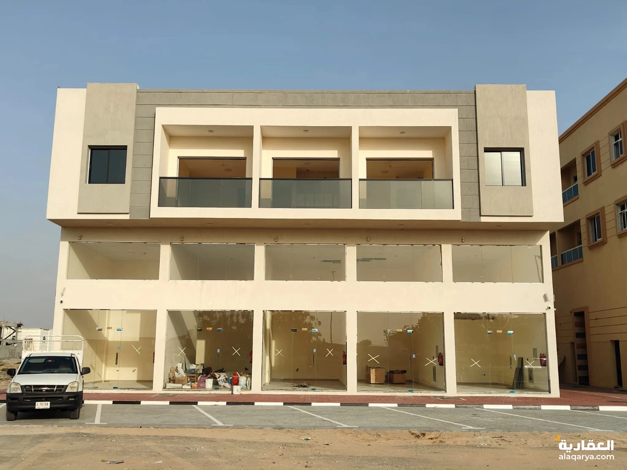 #بنايه تجاريه للبيع بعجمان اول ساكن