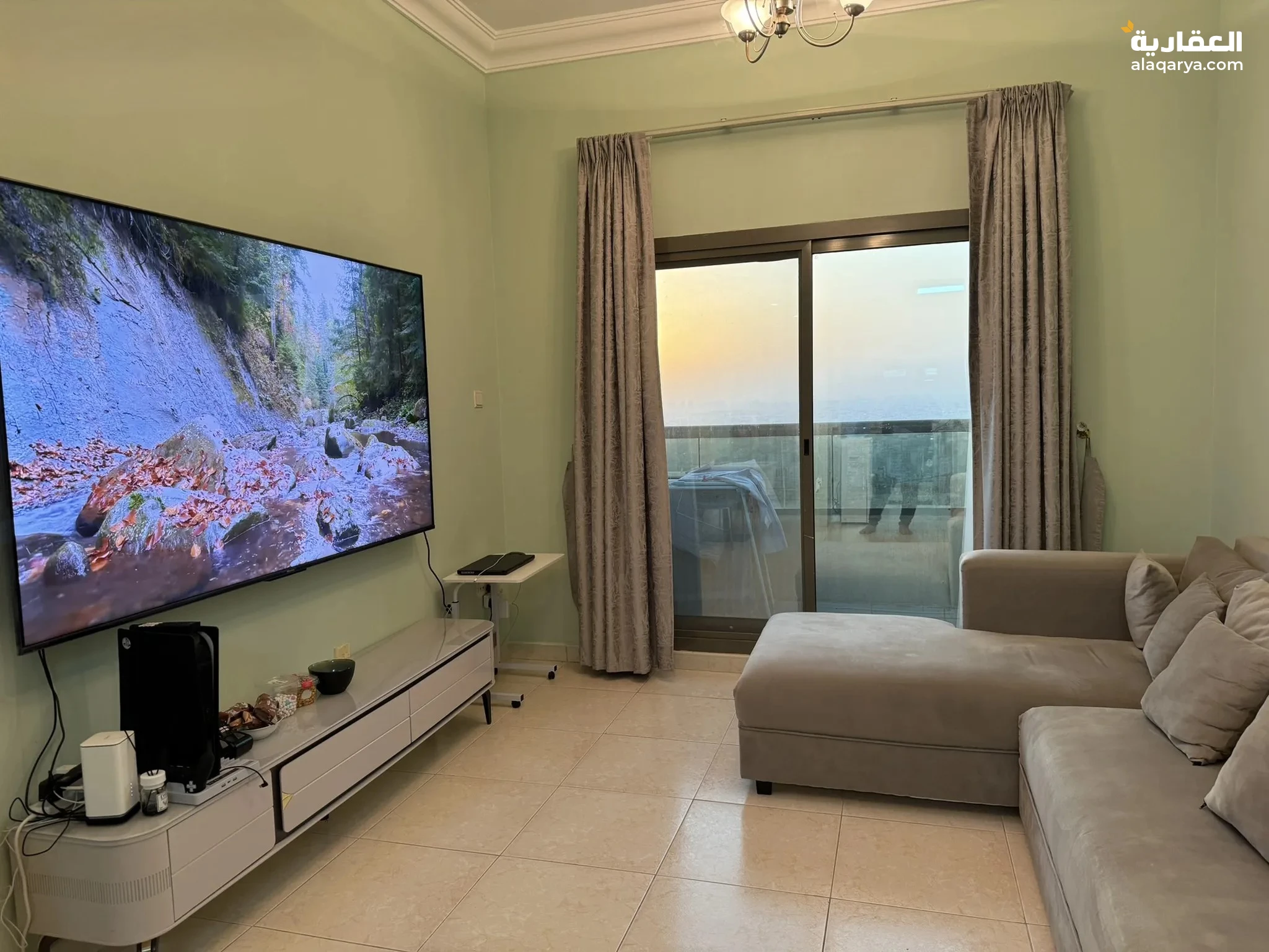 #شقة غرفتين وصاله مساحة كبيره اطلالة مفتوحة على عجمان طابق مرتفع 24