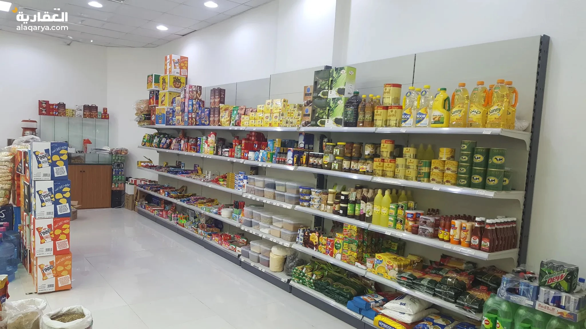 #للبيع محل تجارة عامة مع الرخصة و البضائع و المعدات في عجمان