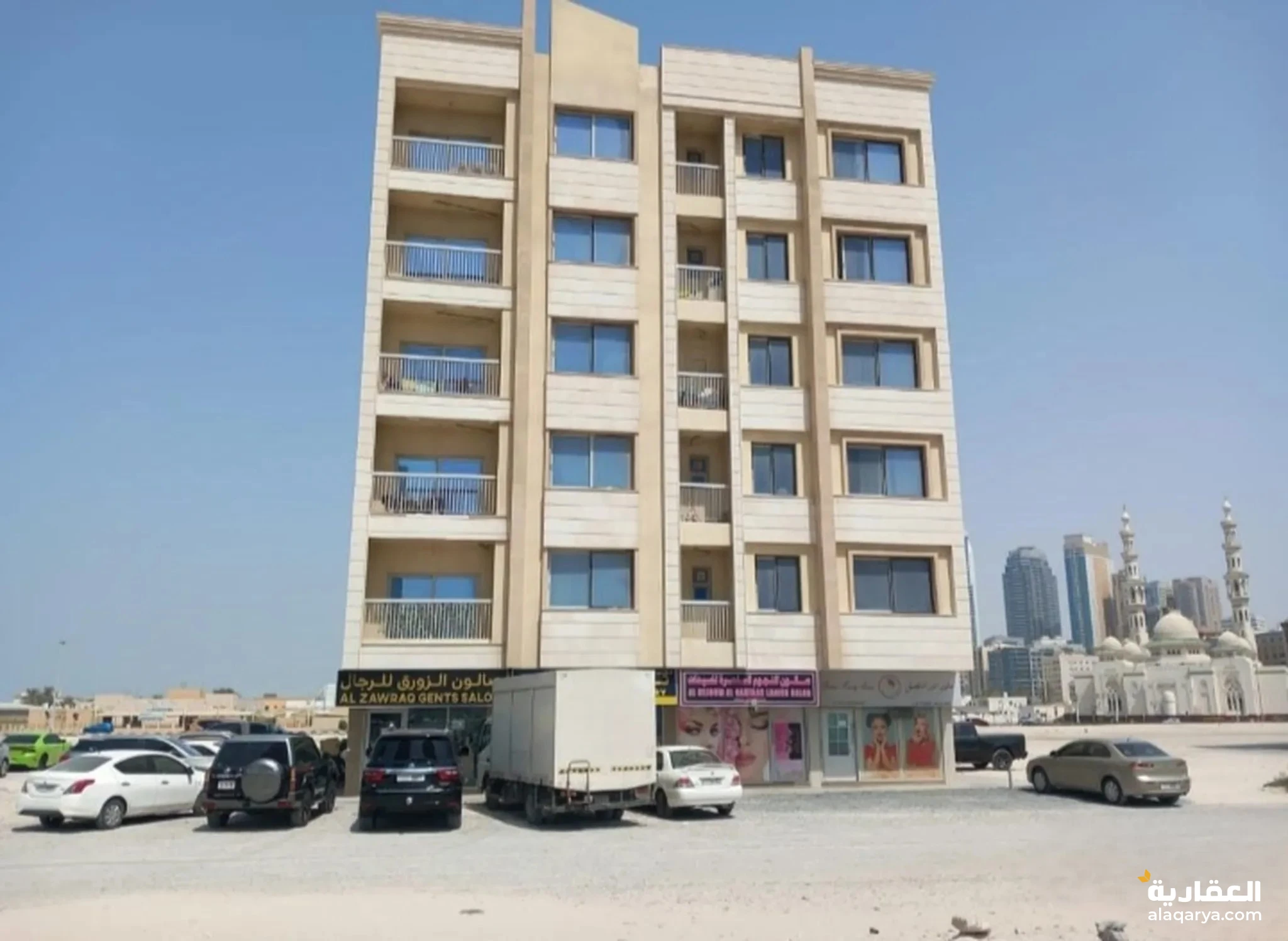 #عقار مبني للبيع تم إنشاؤها من 4 سنوات جديده.