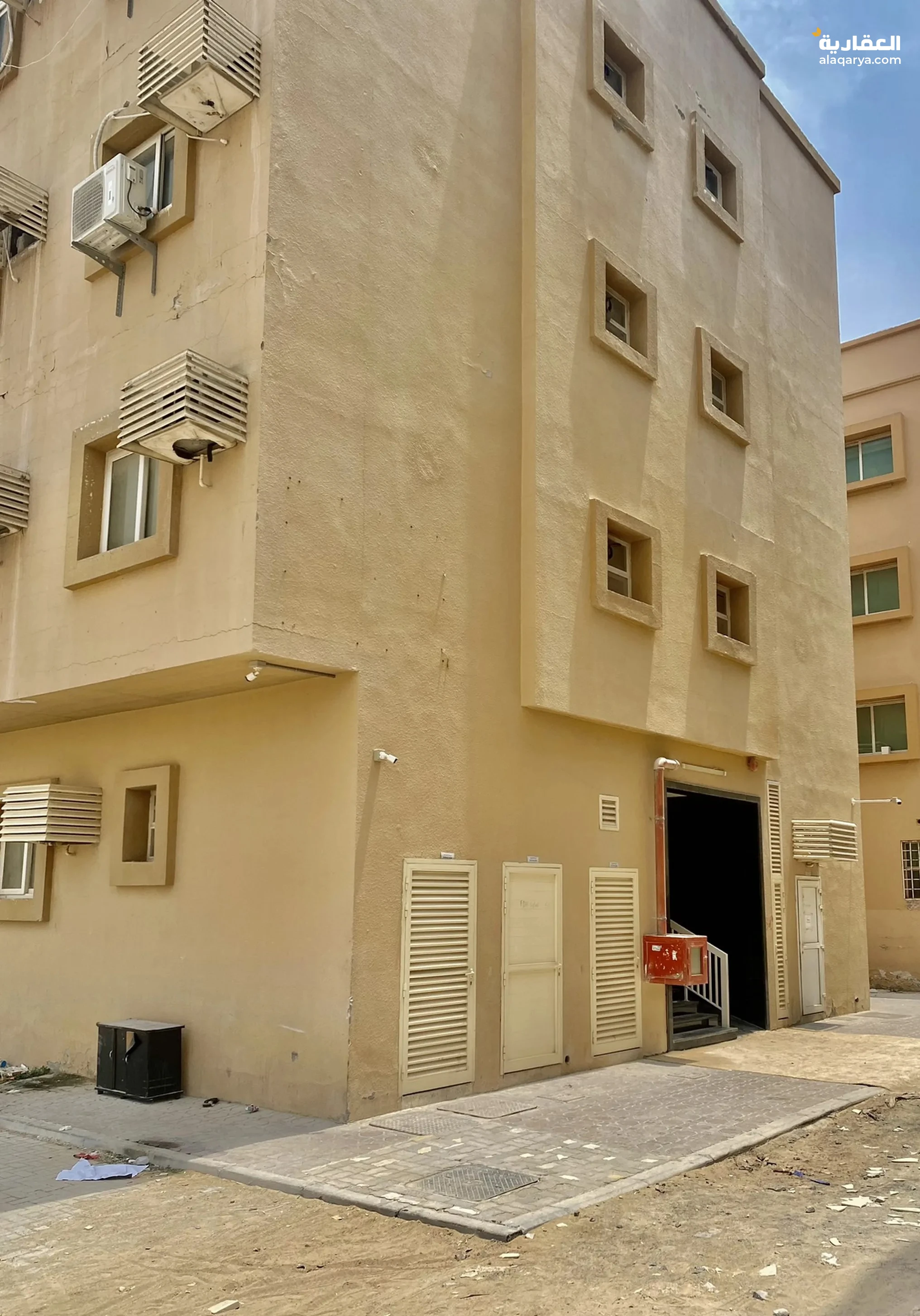 #بنايه للبيع في الشارقة مويلح ارضي وثلاث طوابق