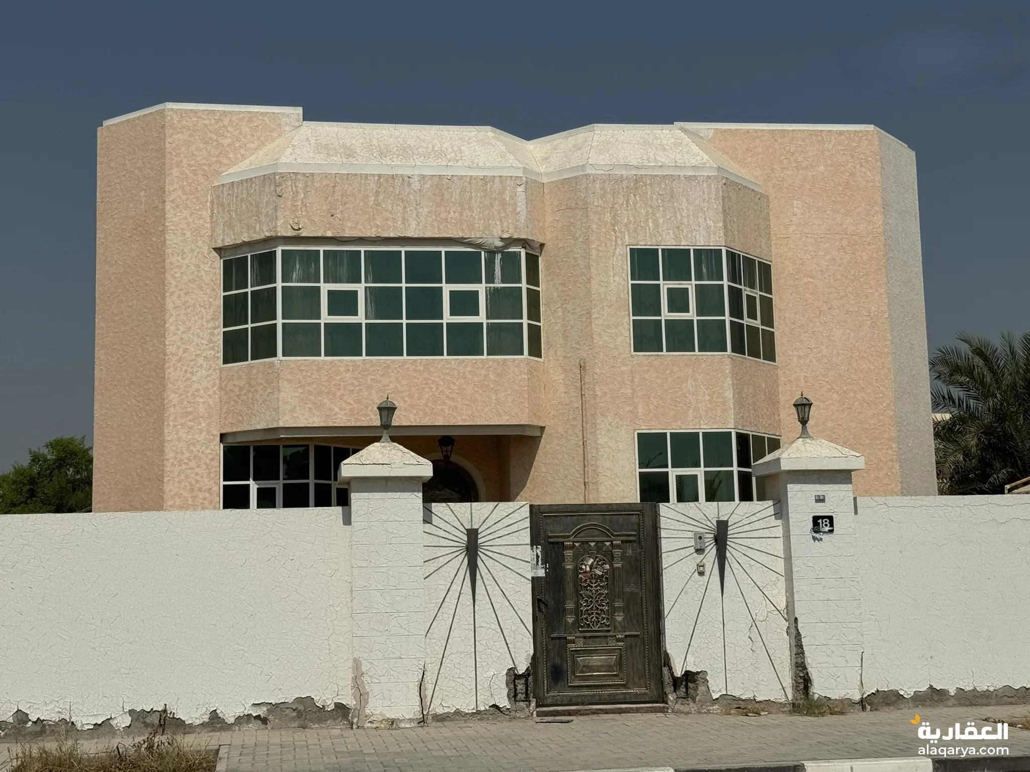 #للبيع فيلا طابقين منطقة العزره الشارقه موقع مميز 5 غرف نوم ثلاث صالات مساحه 8333 قدم