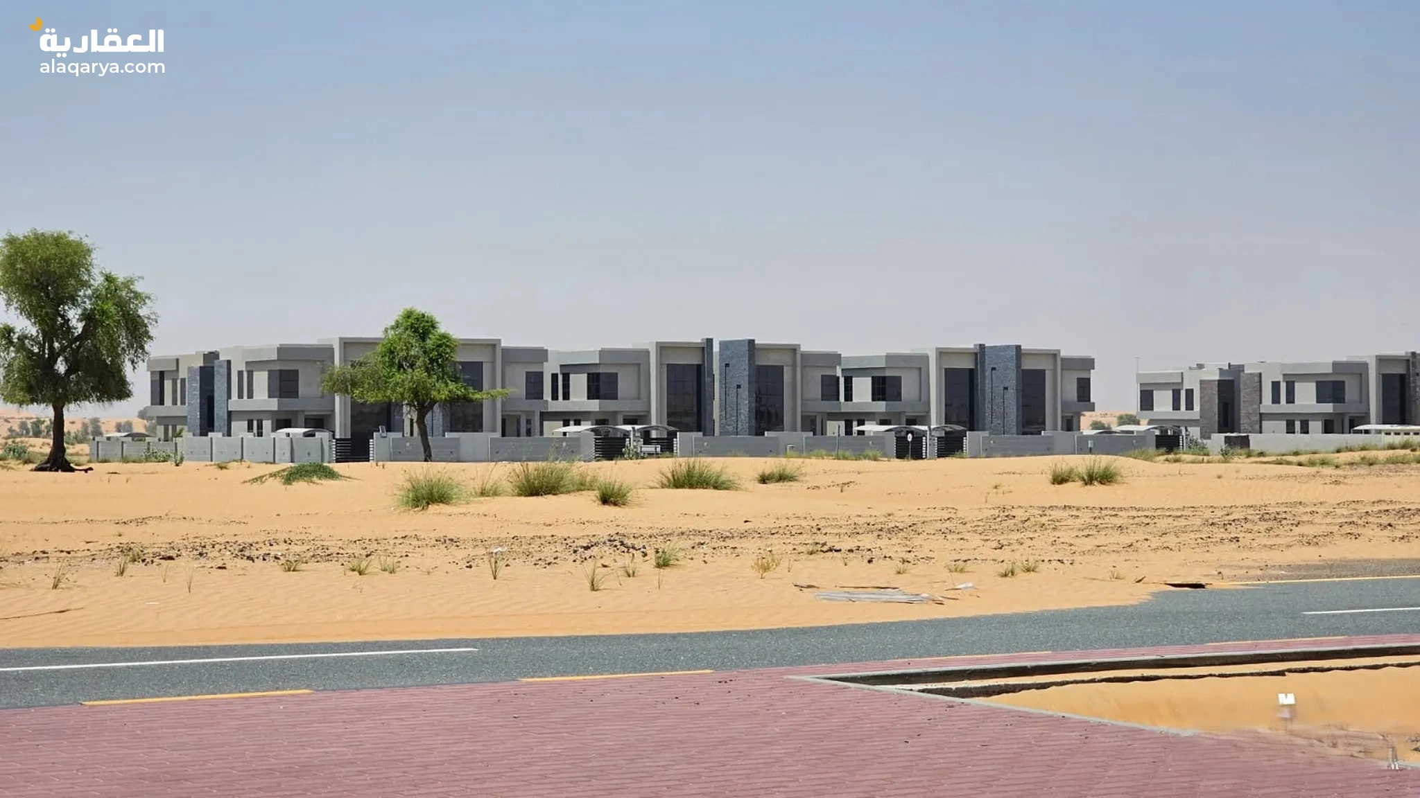 #لاول مره تملك حر بأم القيوين -أراضي سكني استثماري أرضي وطابقين للبيع بجوار جامعة ام القيوين مباشرة