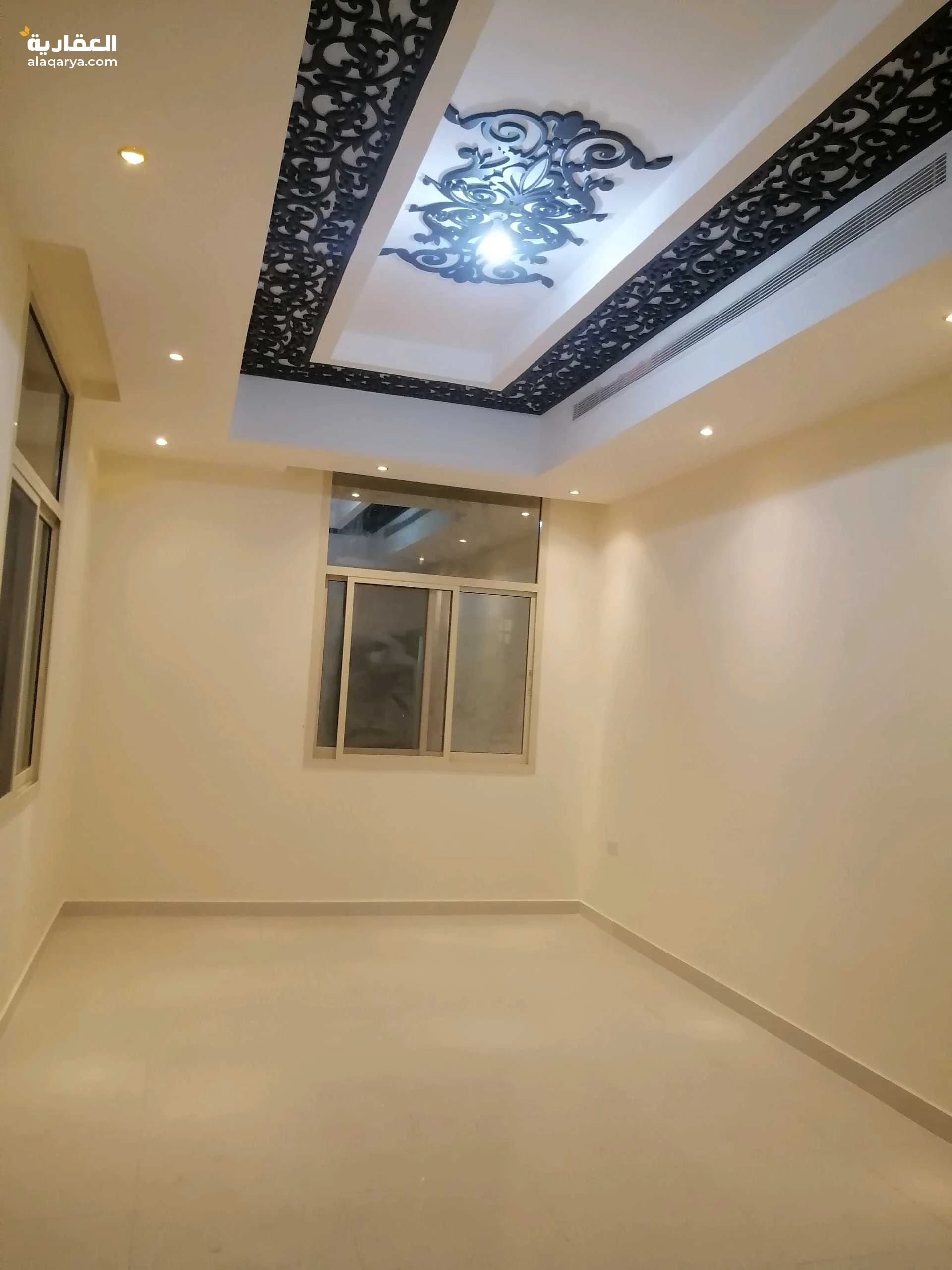 فرصه للايجار استديوهات بمدينه خليفه ا اول ساكن تشطيب فندوقي