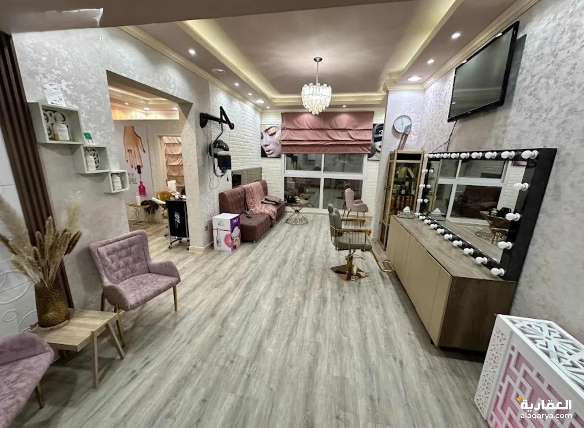 #صالون نسائي للشراكة في دبي