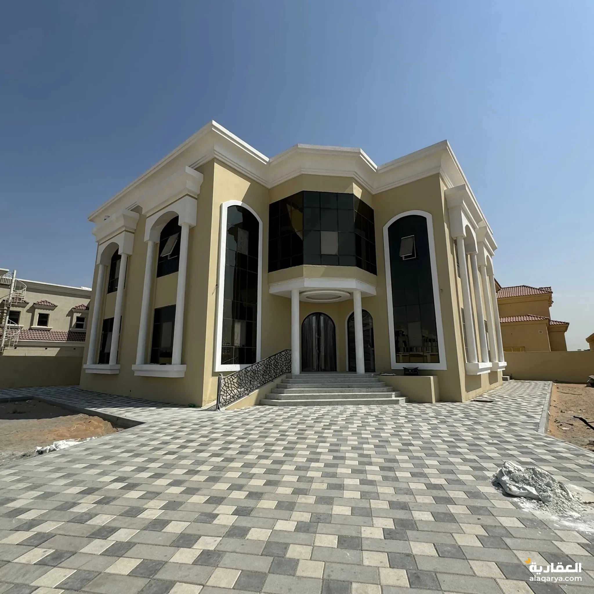 #للبيع فيلا فخمة جديده إول ساكن جنب مول الرحمانيه 6 غرف مساحة الارض 15،500 قدم