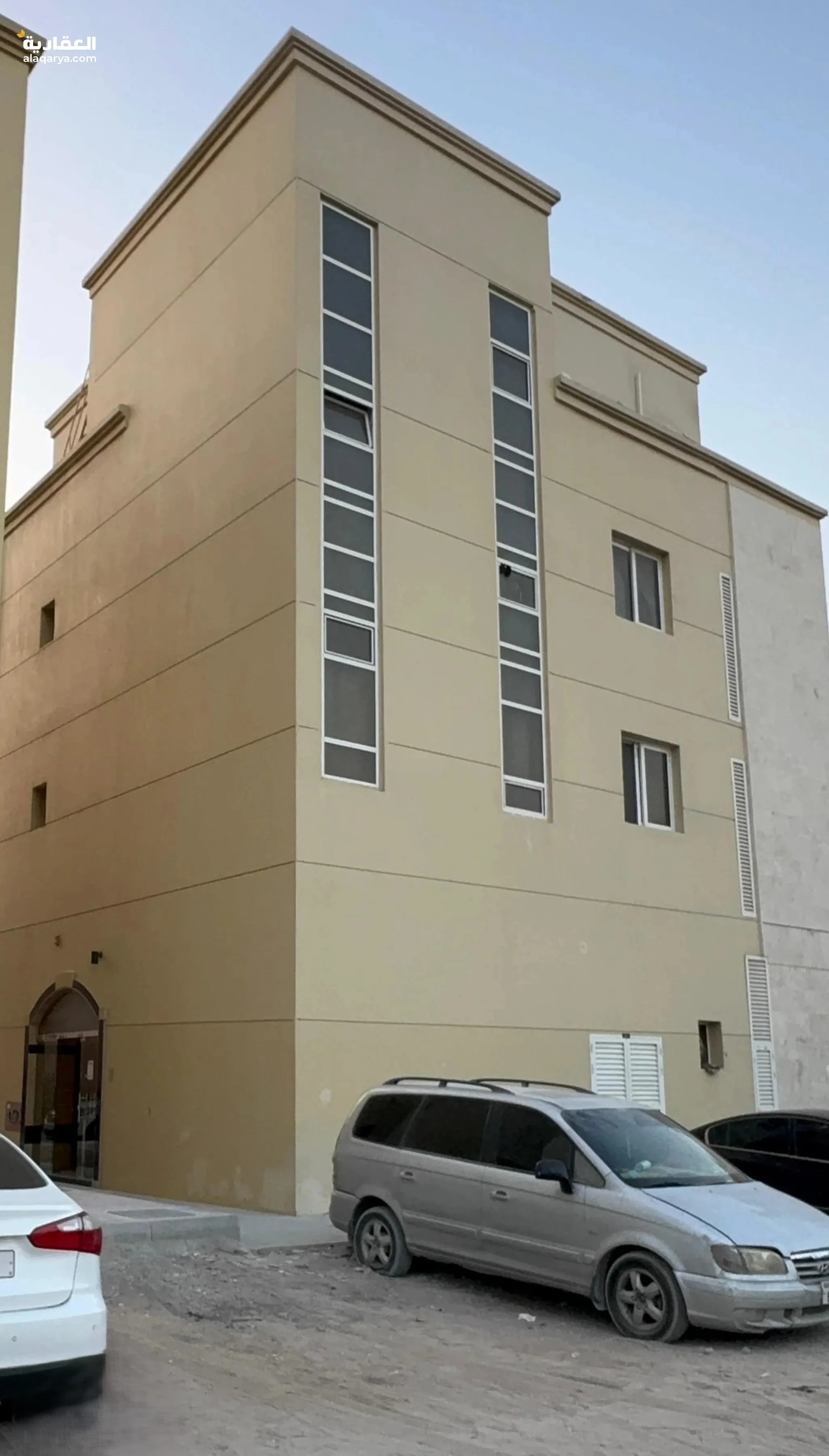 #للـبيع بـناية فـي الـشارقة / المصلي ارضـي + 2 + 50‎%‎ روف