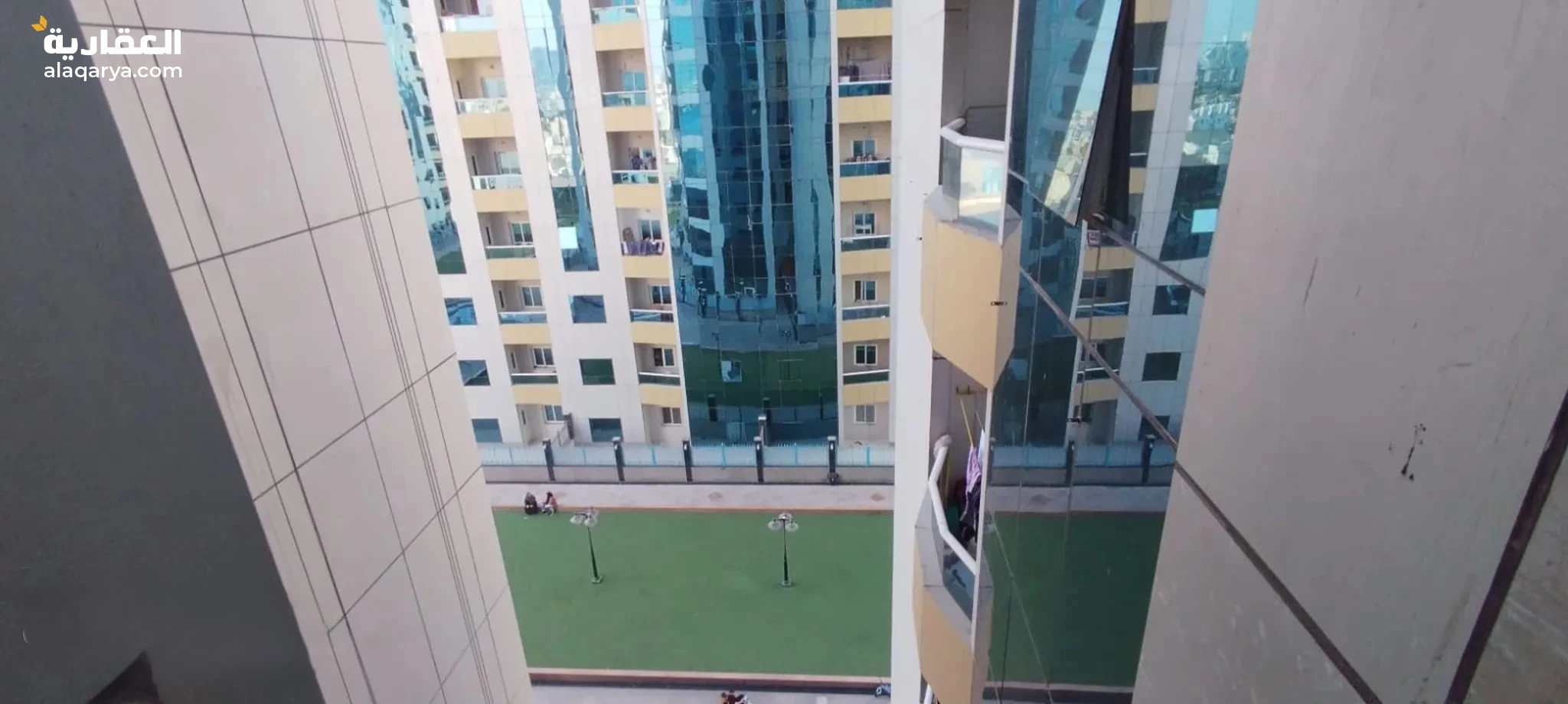 #غرفة و صالة إعادة بيع بمقدم مناسب