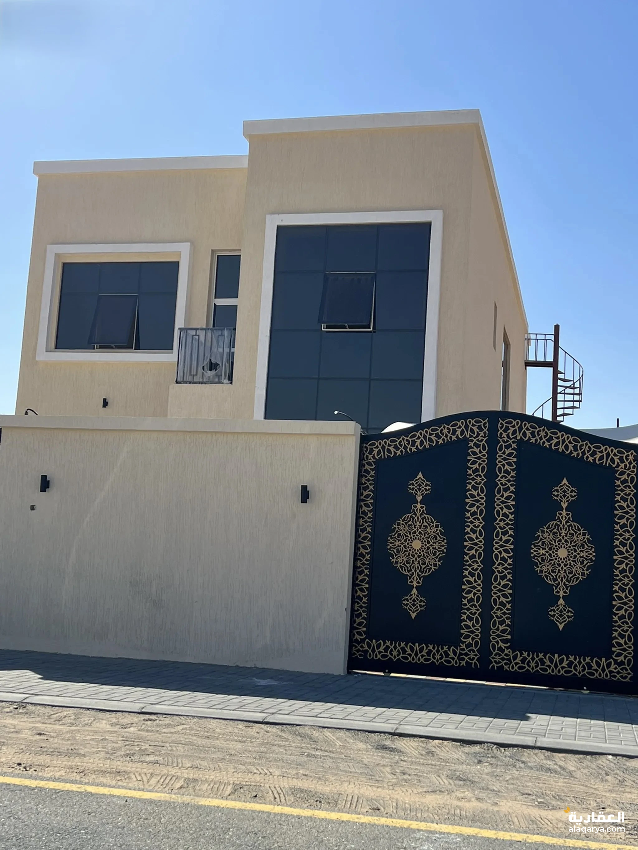 #للبيع فيلا جديده في بساتين الزبير تملك عرب 4840 قدم اربع غرف موقع مميز شارع الامارات جاهزه للسكن