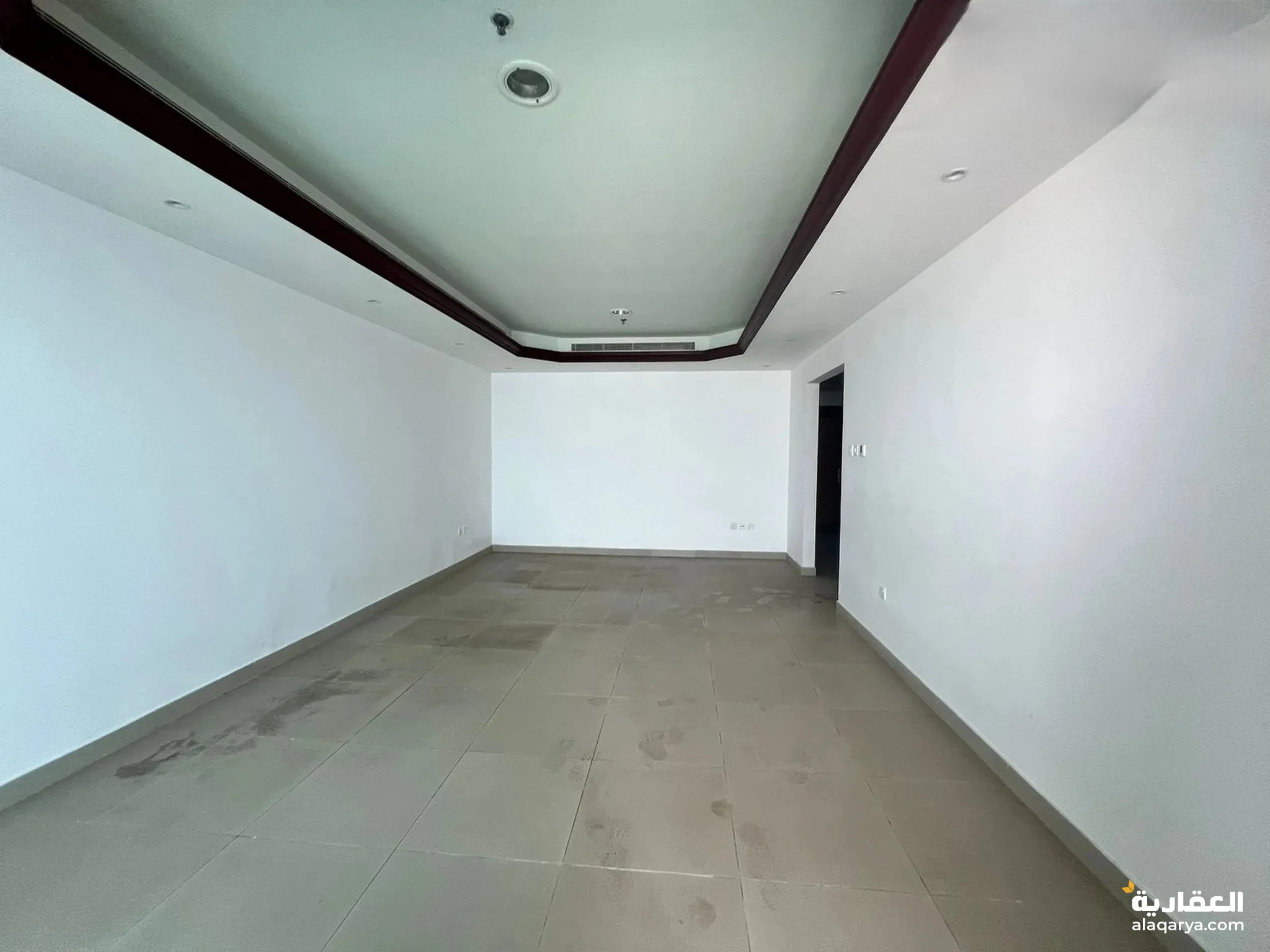 #للبيع شقة غرفة وصالة كورنيش عجمان اطلالة بحرية كاملة مساحة 124 متر