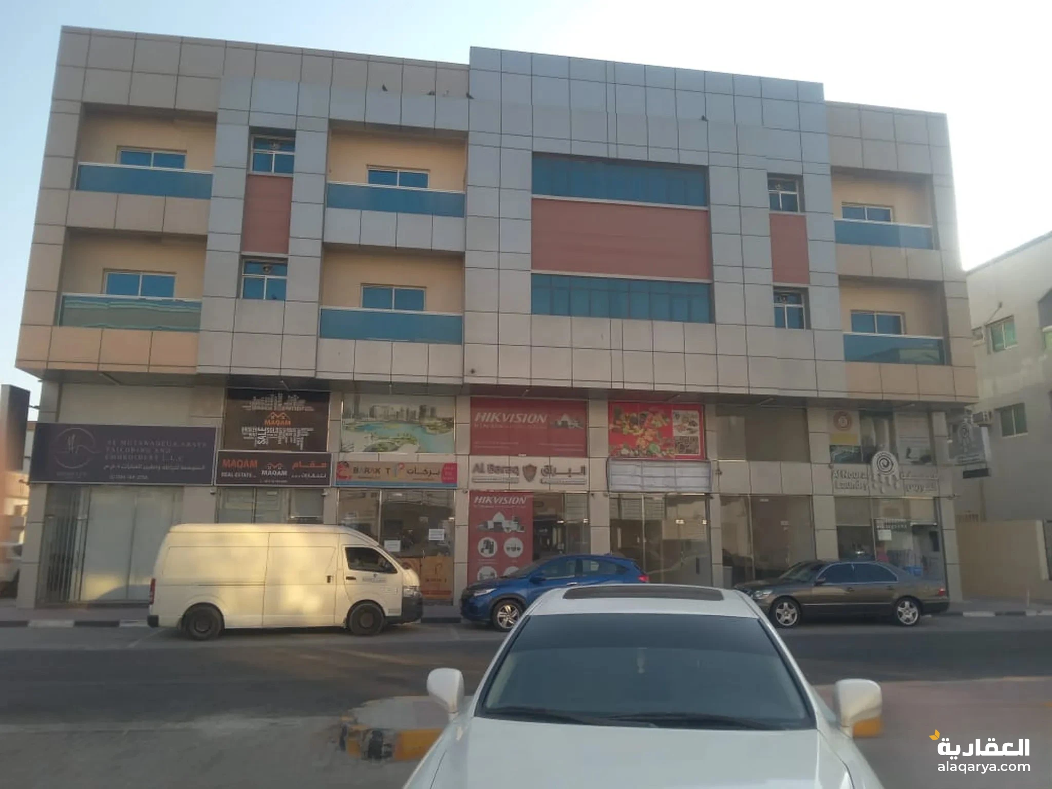 #بناية سكني تجاري ارضي وطابقين للبيع مساحه 900m2 بناء