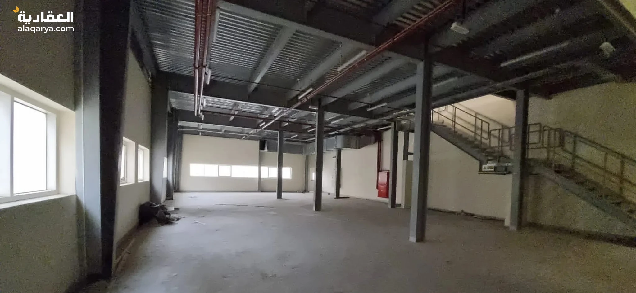 #مستودع للبيع في القوز الصناعية