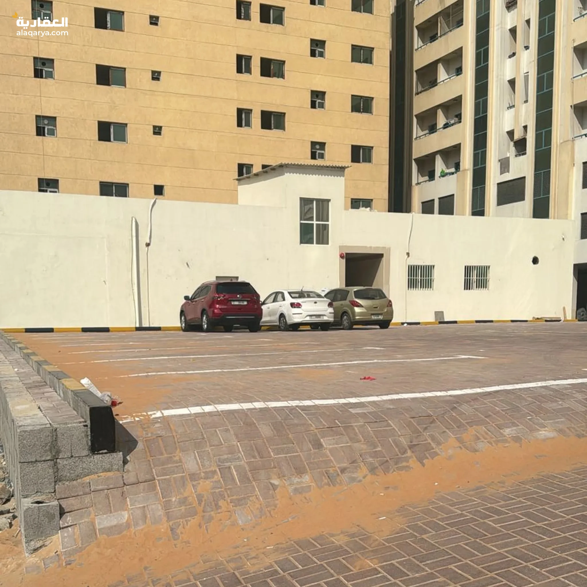 #للبيع ارض مميزه تجاريه مؤجره مواقف سيارات متميز في بودانق حي القاسميه الشارقه ابوشغاره) ارضي واربعه