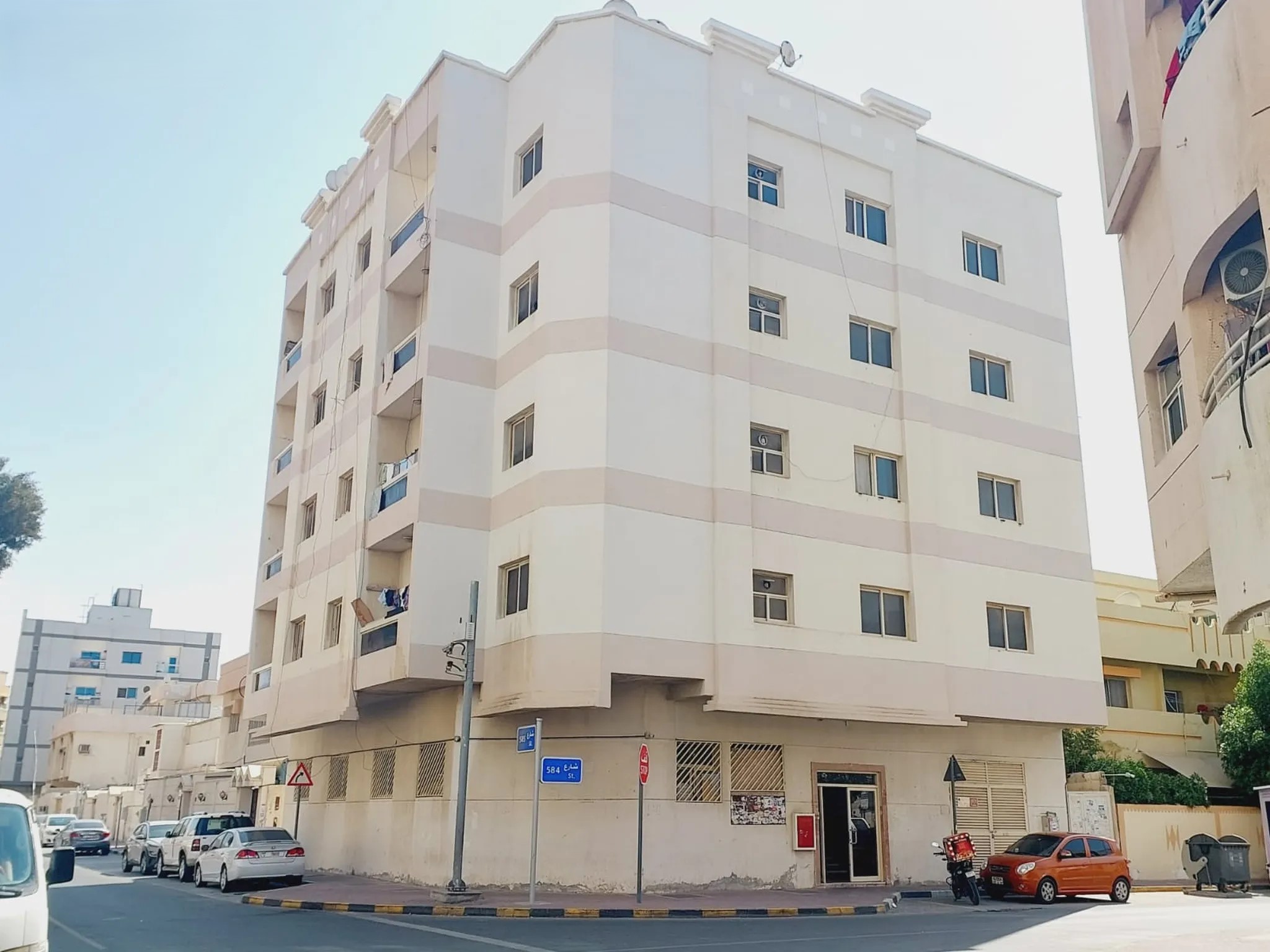 #z9 بنايه للبيع ارضي +4+شارعين وكورنر+سكني استثماري +تاني قطعه من شارع الكويت +دخل 10%