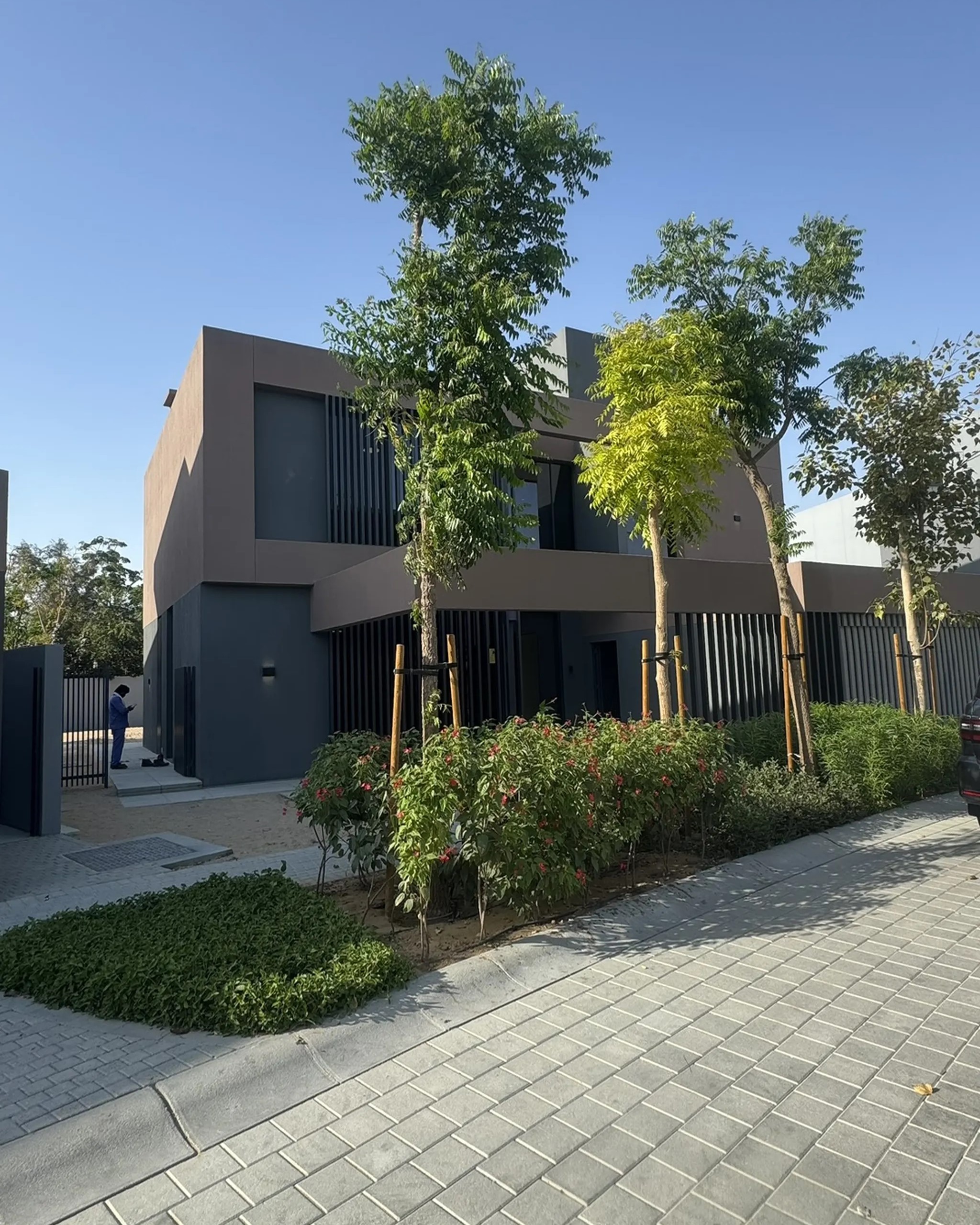 #من المالك مباشره فيلا سمارت هوم كبيره مع مسبح خاص وحديقه واسعه في قلب مدينة تلال الخضراء في الشارقه