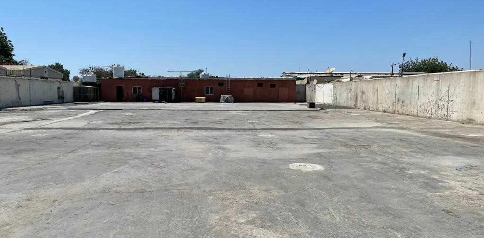 #ارض صناعية للتنازل فى جبل على تكنو بارك بجوار الشيخ زايد مباشر مساحة 100.000 قدم