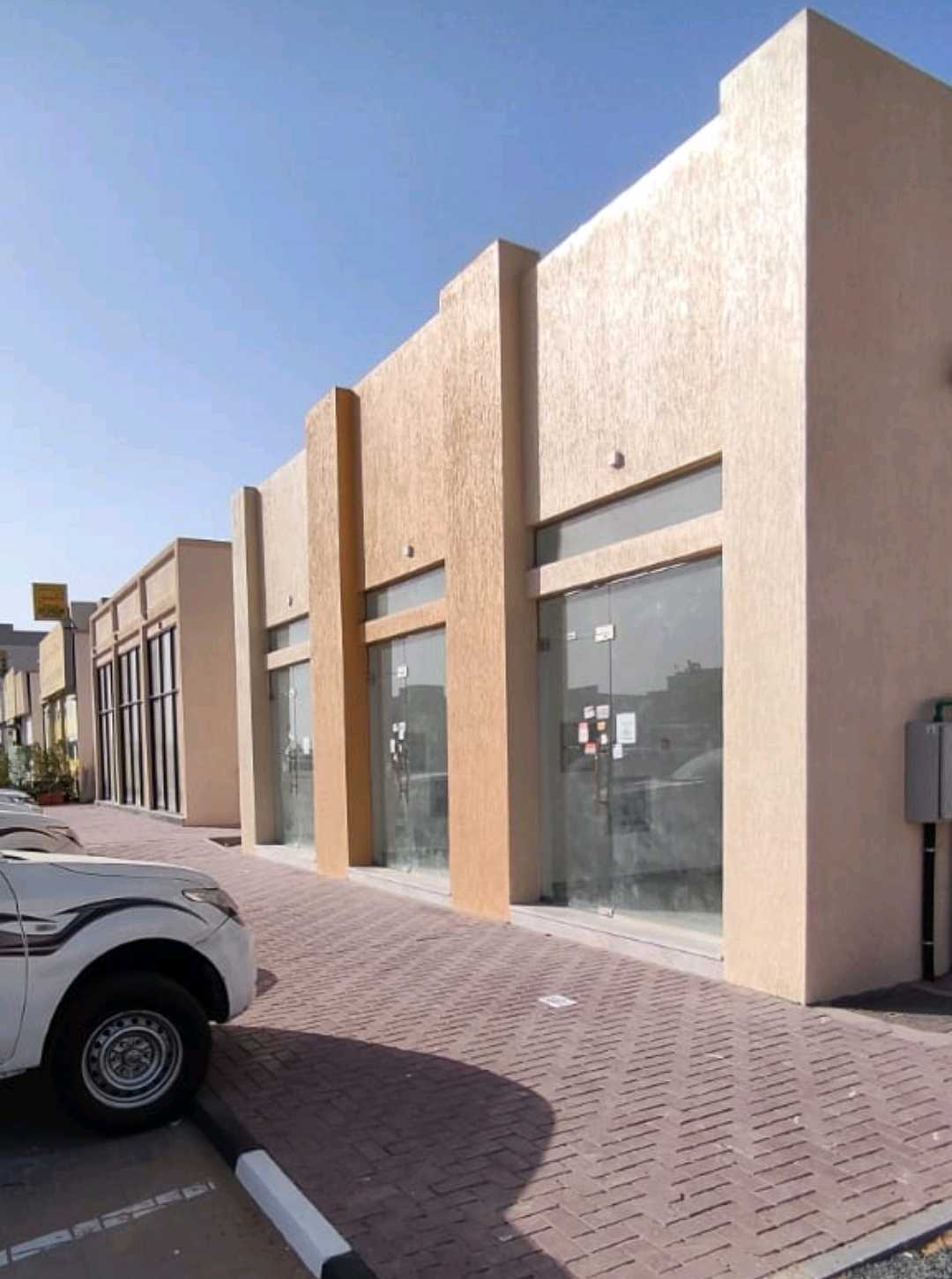 ٣محلات تجارية للايجار الزاهية عجمان