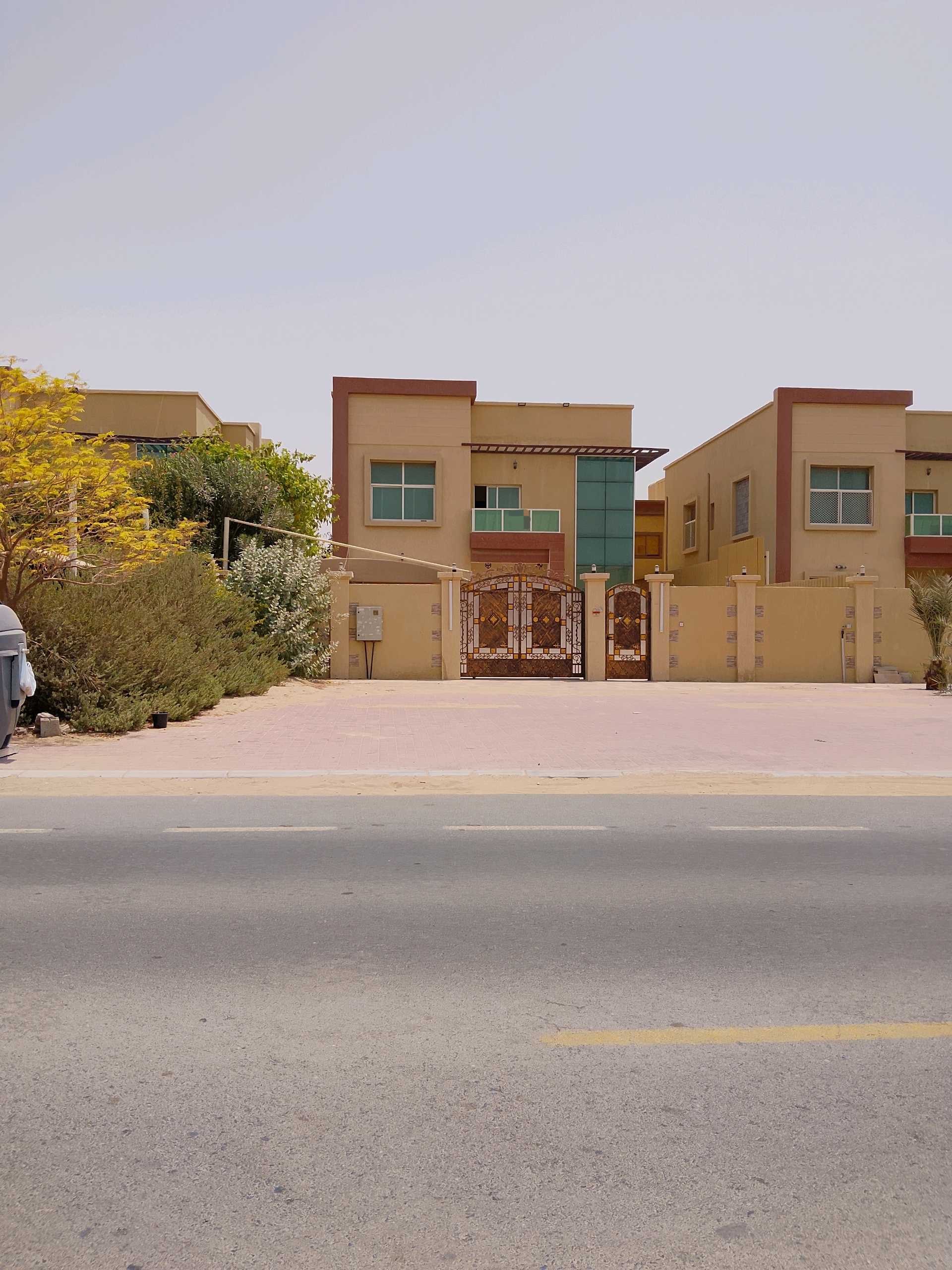 فيلا للايجار علي الشارع الاسفلت مباشر سكني تجاري