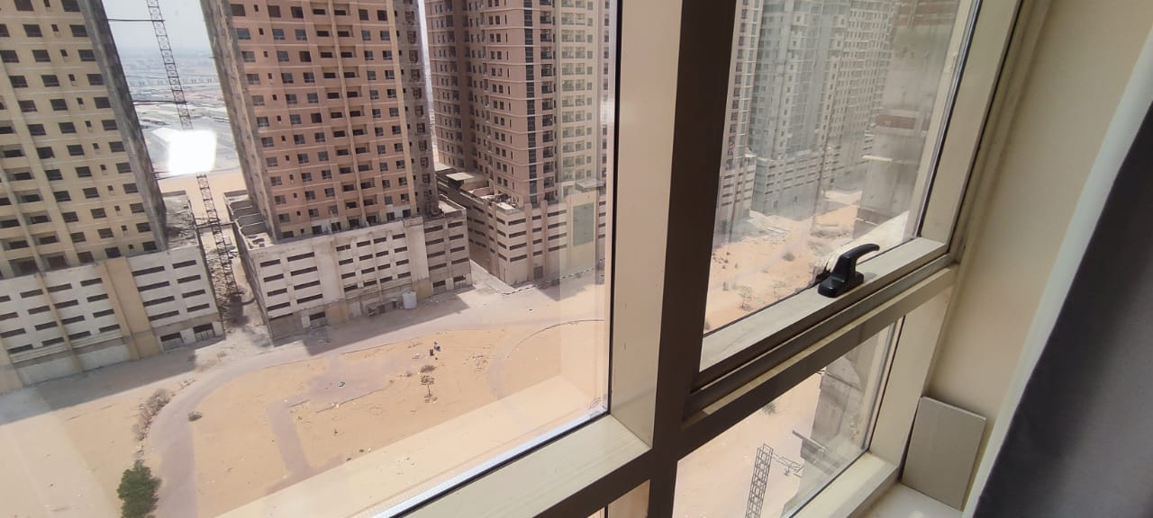 شقة غرفتين وصالة في برج جولد كريست عجمان الزاهية