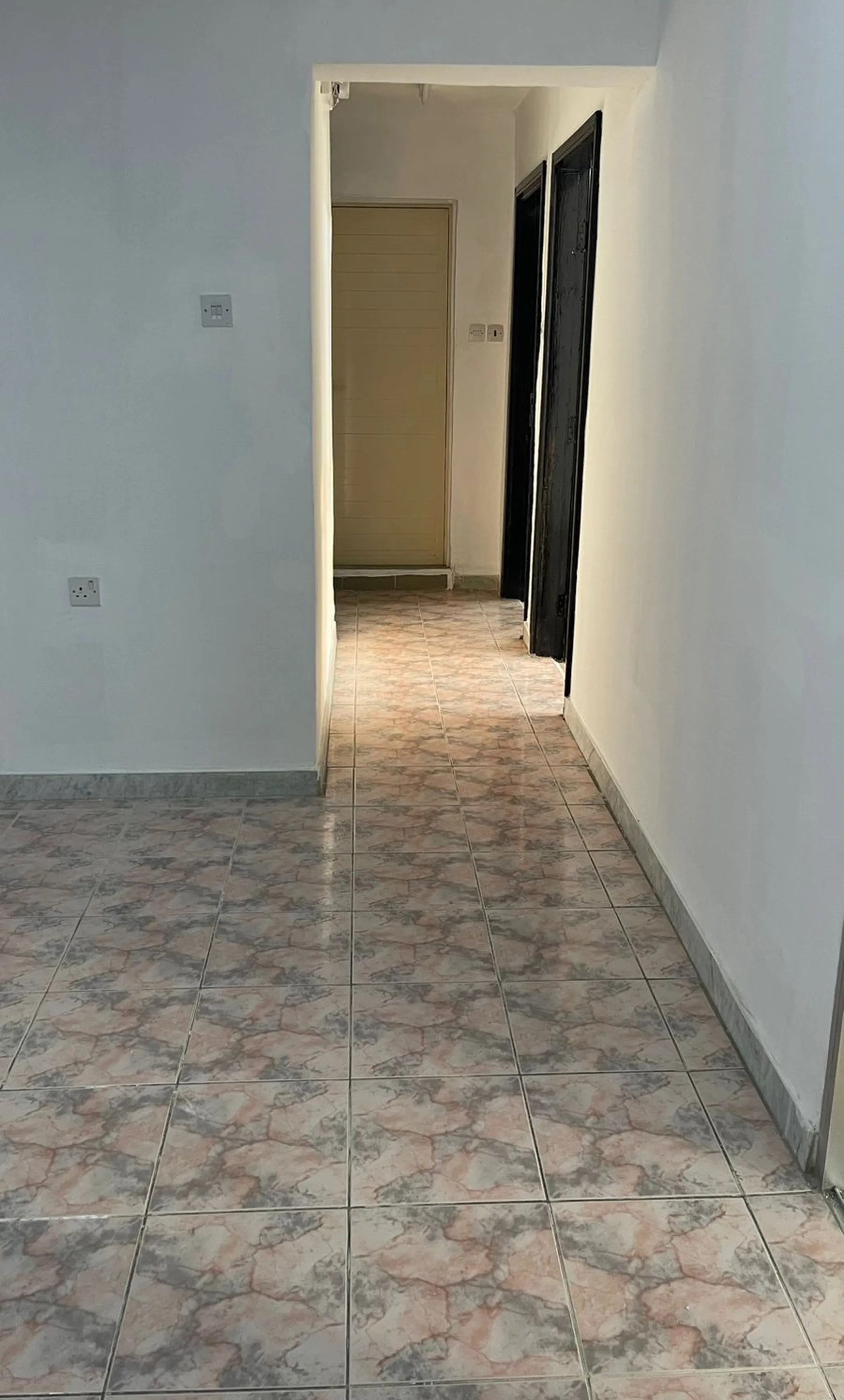 #شقة للايجار الطابق الاول في النيادات