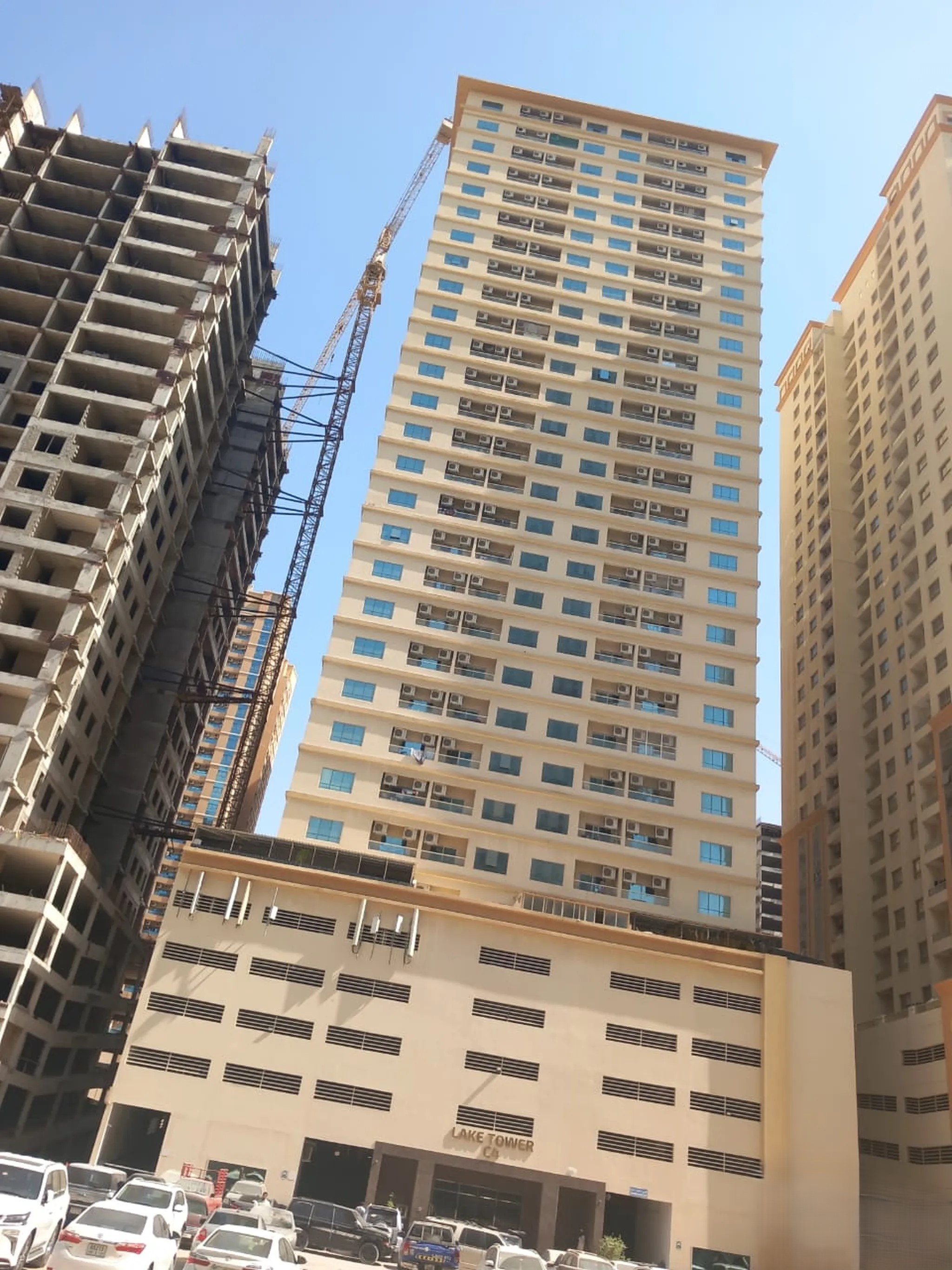 #غرفه وصاله للبيع في مدينه الامارات بسعر 260,000 درهم كاش