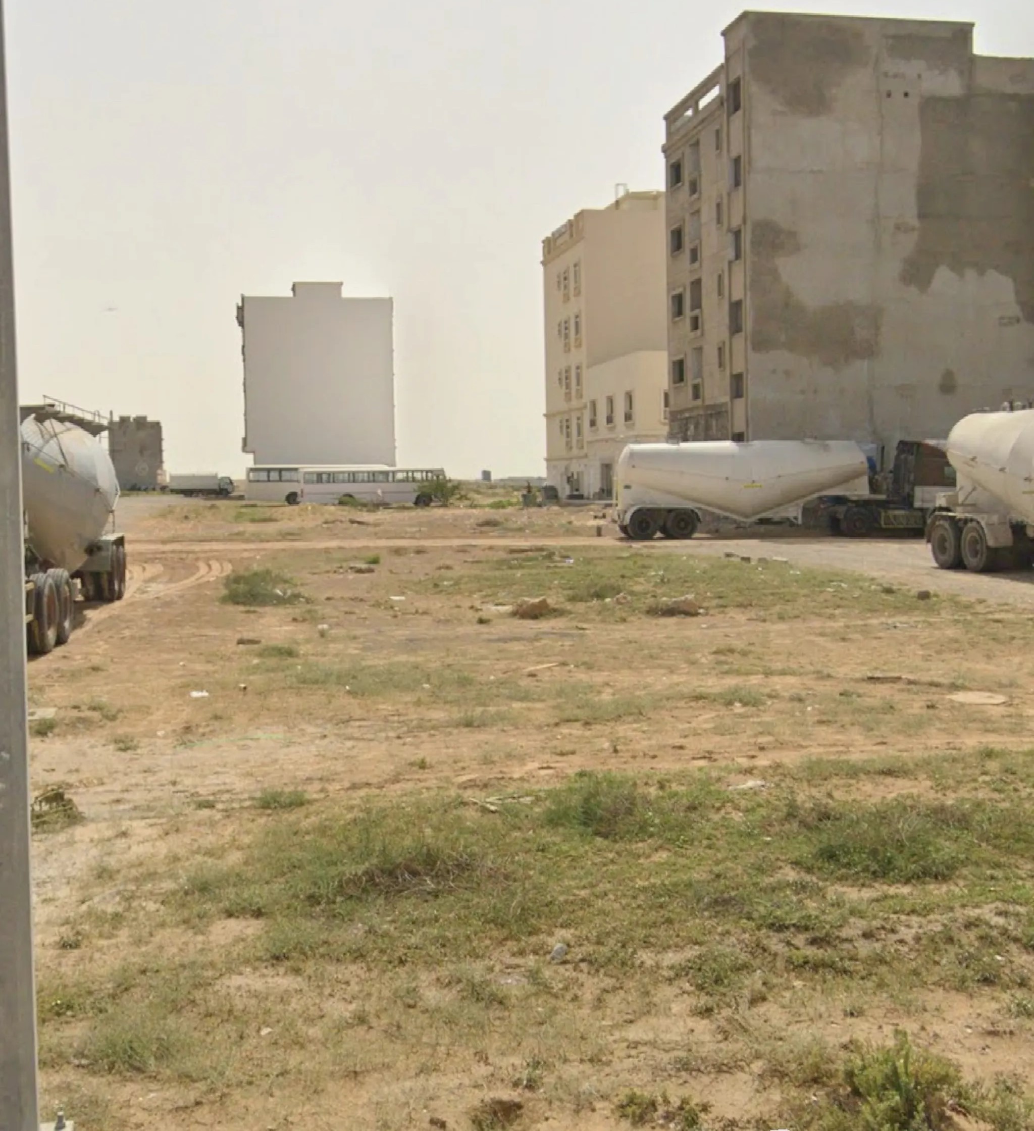 #للبيع ارض تجاريه في المالحه مميزه قريبه جدا للشارع العام 3100 قدم ارضي وأربعه