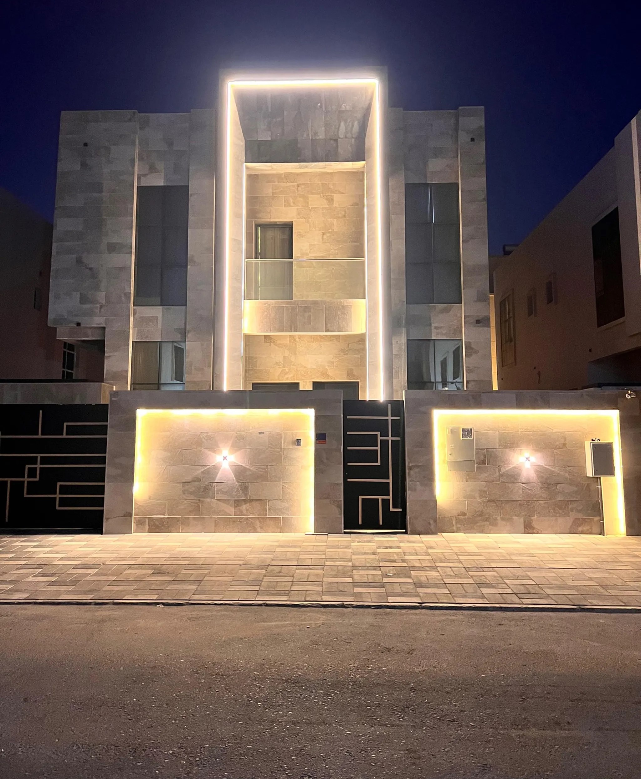 #فيلا للبيع مع الماء والكهرباء والمكيفات بمنطقة الياسمين