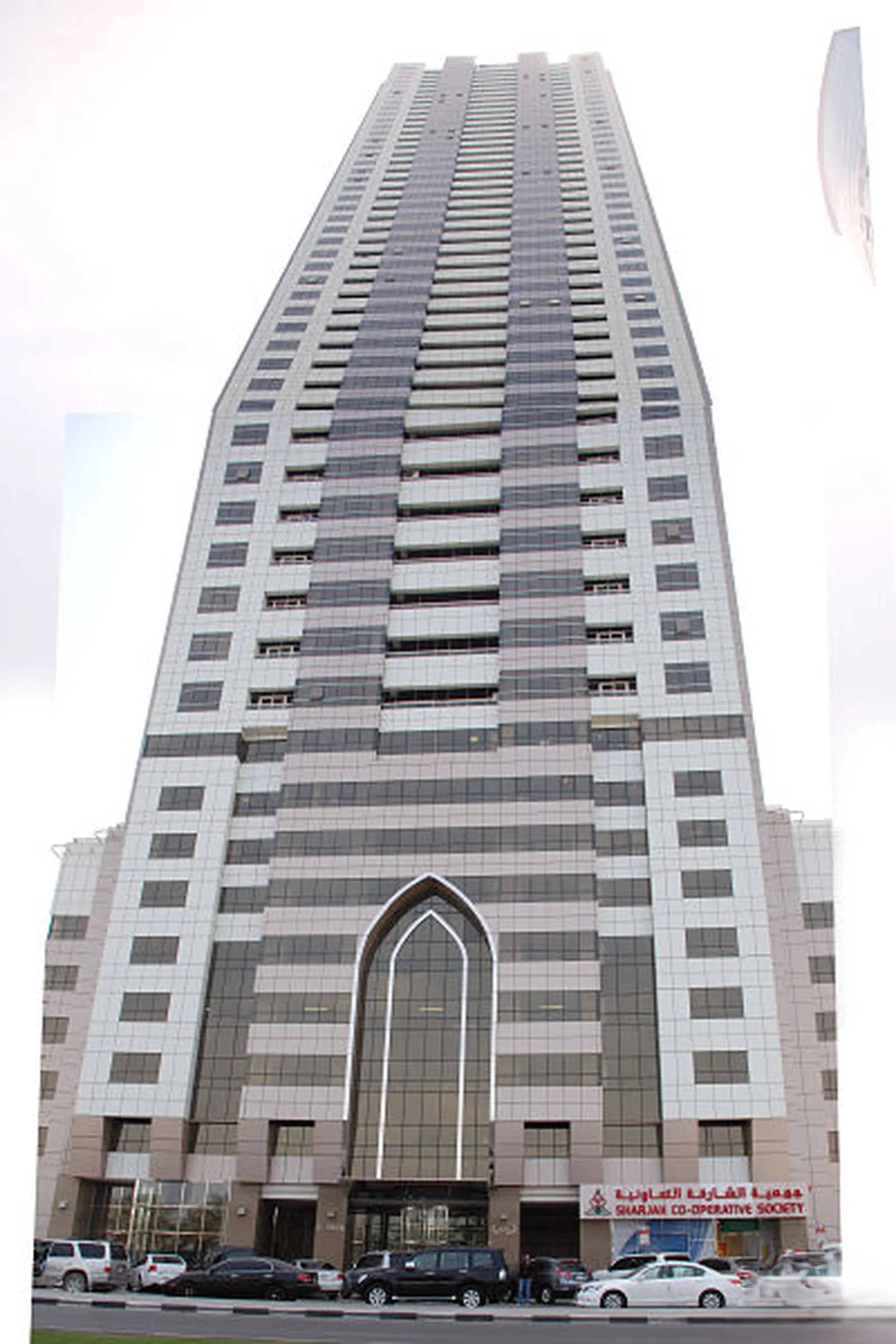 #متوفر سكن شباب في شقة جديدة الخان - الشارقة (برج الواحة) أماكن متوفرة