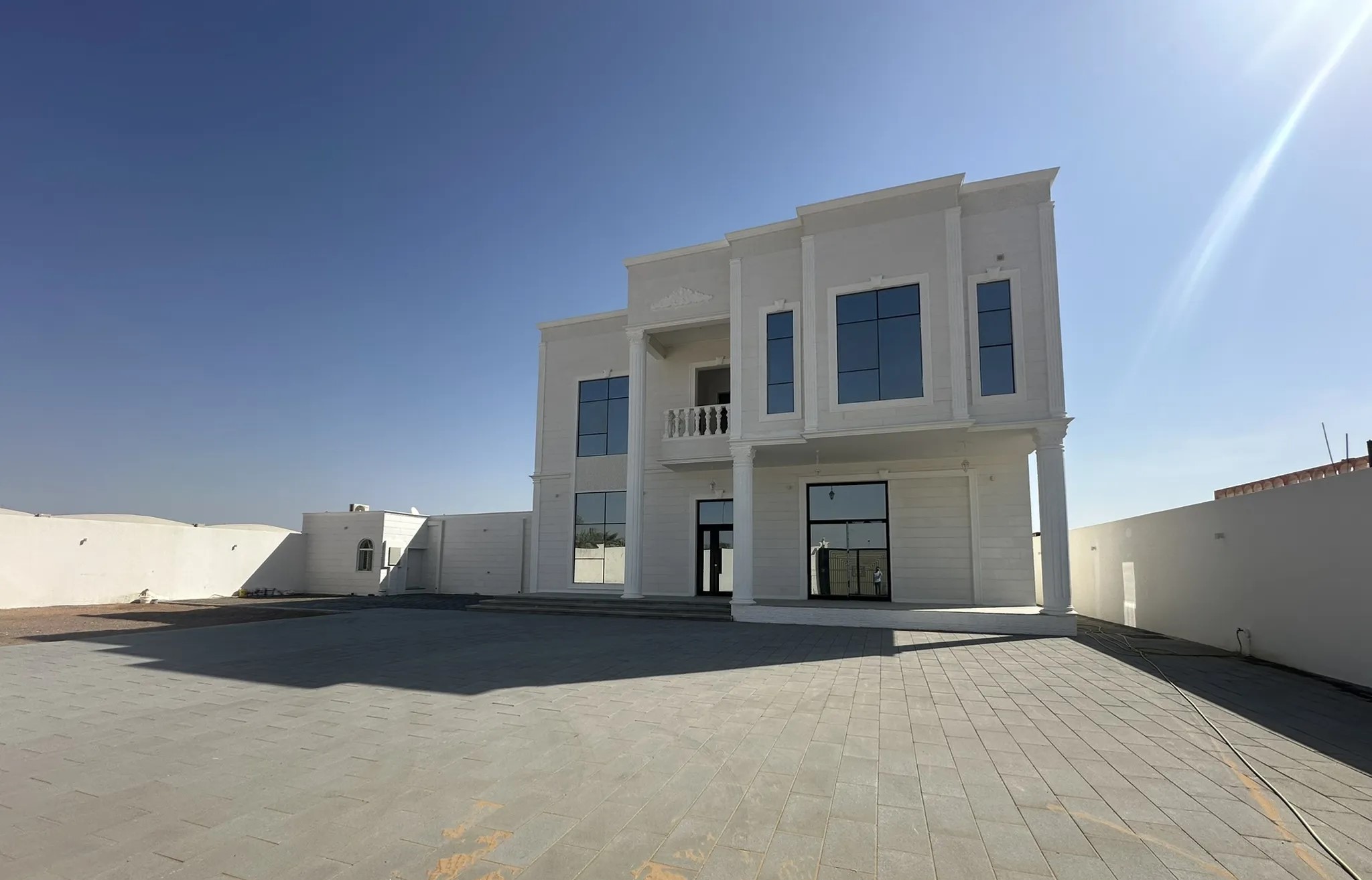 #للإيجار فيلا اول ساكن في الظاهر 1 6 غرف مع ملاحق