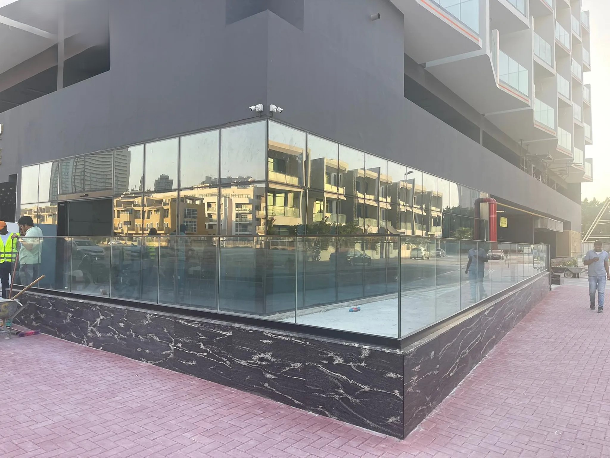 #محل تجاري لقطه لا يفوتك بأقل سعر واعلي عائد بقريه الجميرا بأرقي منطقه جيويه استثماريه