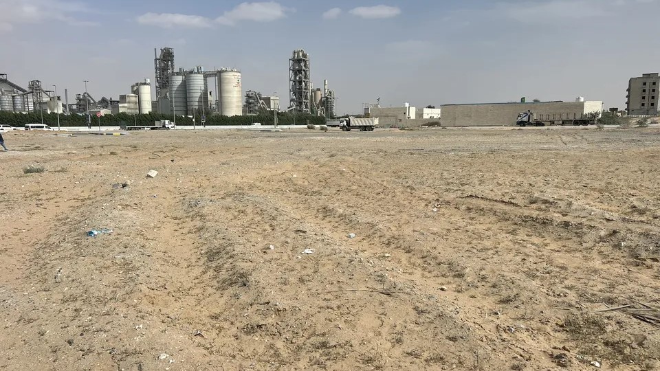 #للبيع ارض مميزه في المالحه ضاحيه الرويضات 2907قذم تجاريه مواطن او خليجي فقط شارع رئيسي