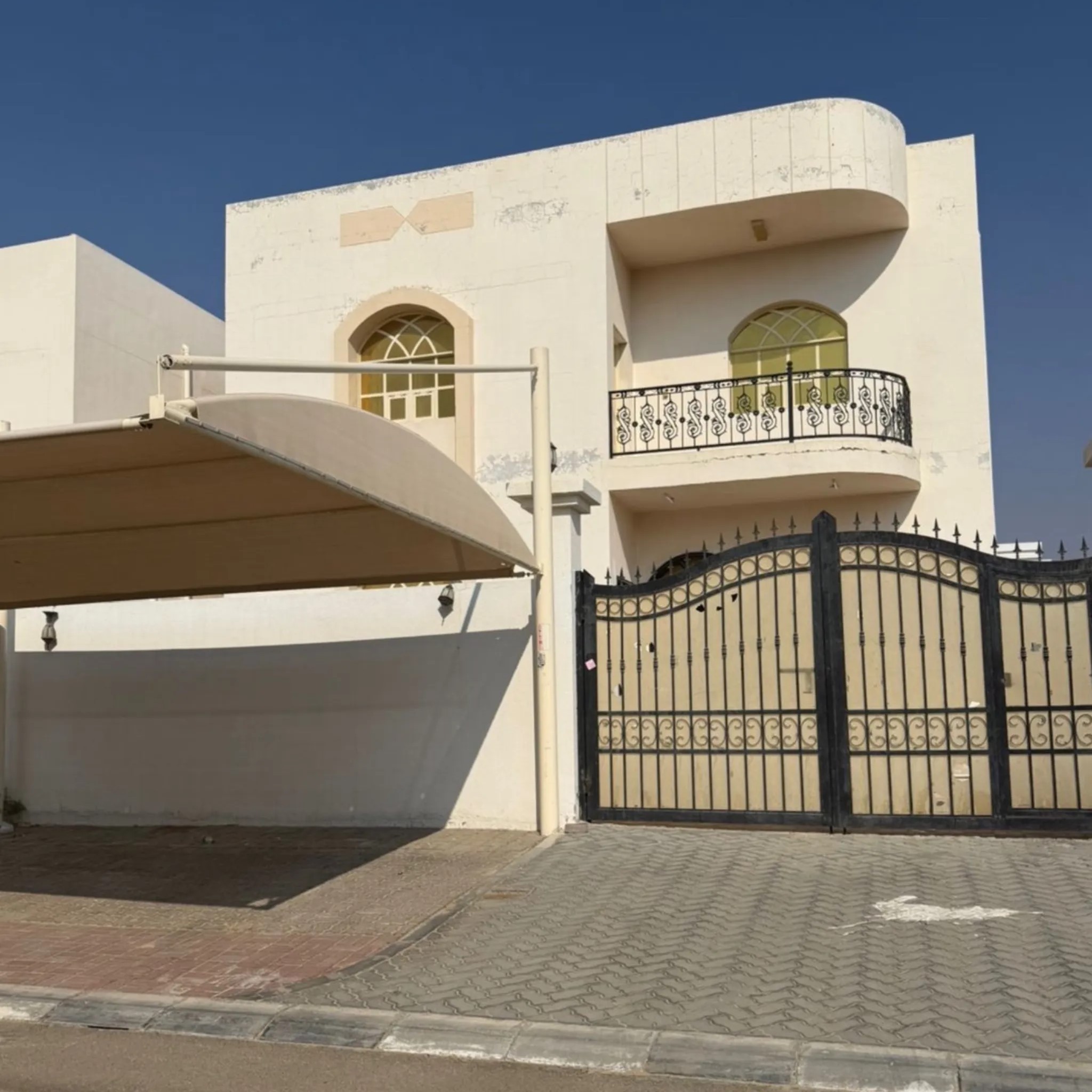 #فيلا فاخرة للإيجار في أرقى مناطق المرخانية – مدينة العين