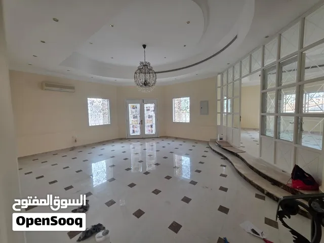 فيلا للإيجار بين الجسرين حوش خاص الطابق الارضي 2 مجلس 2 صاله +غرفه ماستر مطبخ