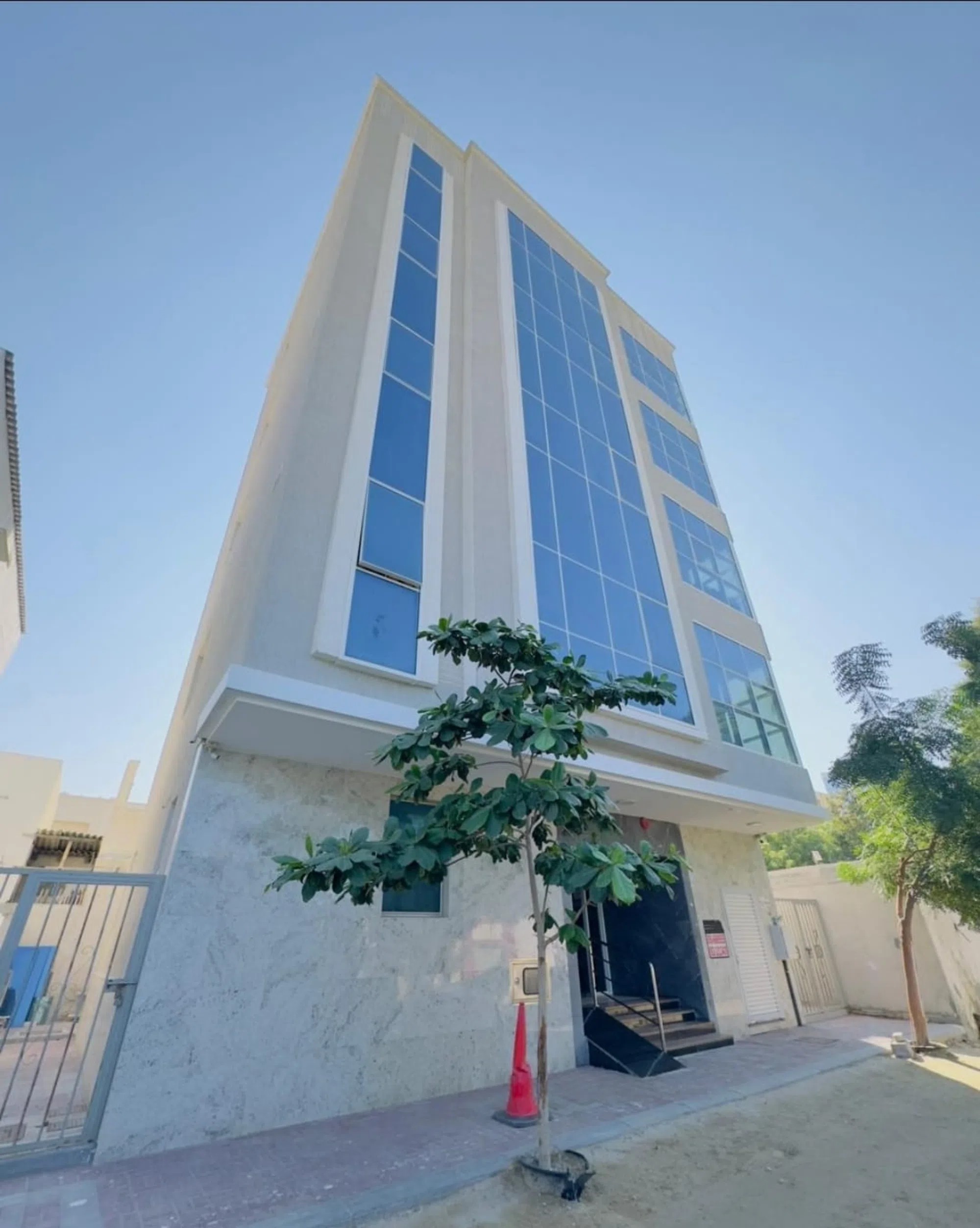 #للبيع بناية