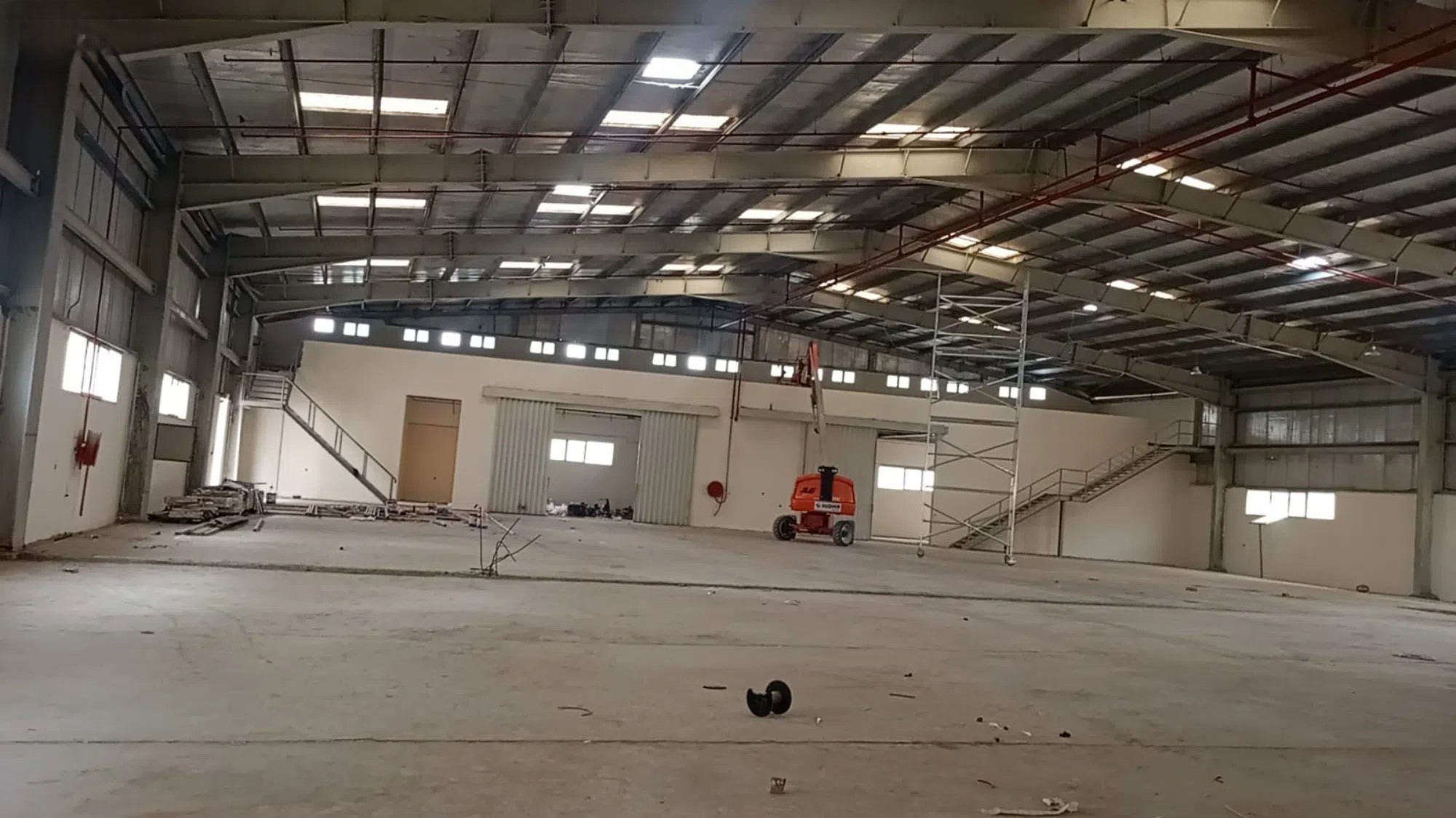 #للبيع مجمّع استثماري مميز – أم الثعوب مدينة الصناعات الحديثة