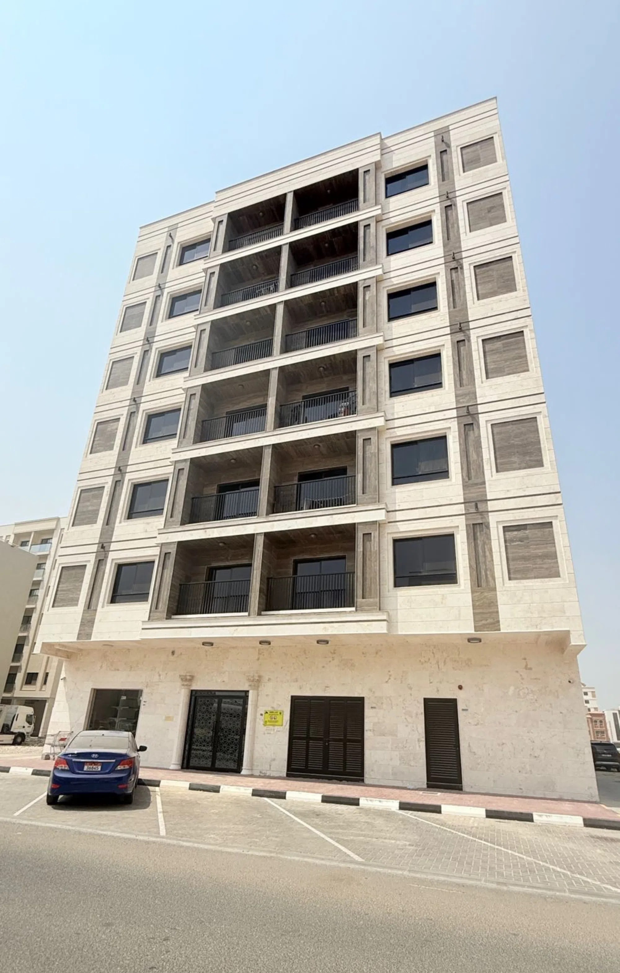 #مبنى سكني جديد كليًا مكون من ⁦⁦6⁩⁩ طوابق (أرضي + ⁦⁦6⁩⁩) مؤجر بالكامل، منطقة الجرف الصناعية ⁦⁦3⁩⁩، عجمان.