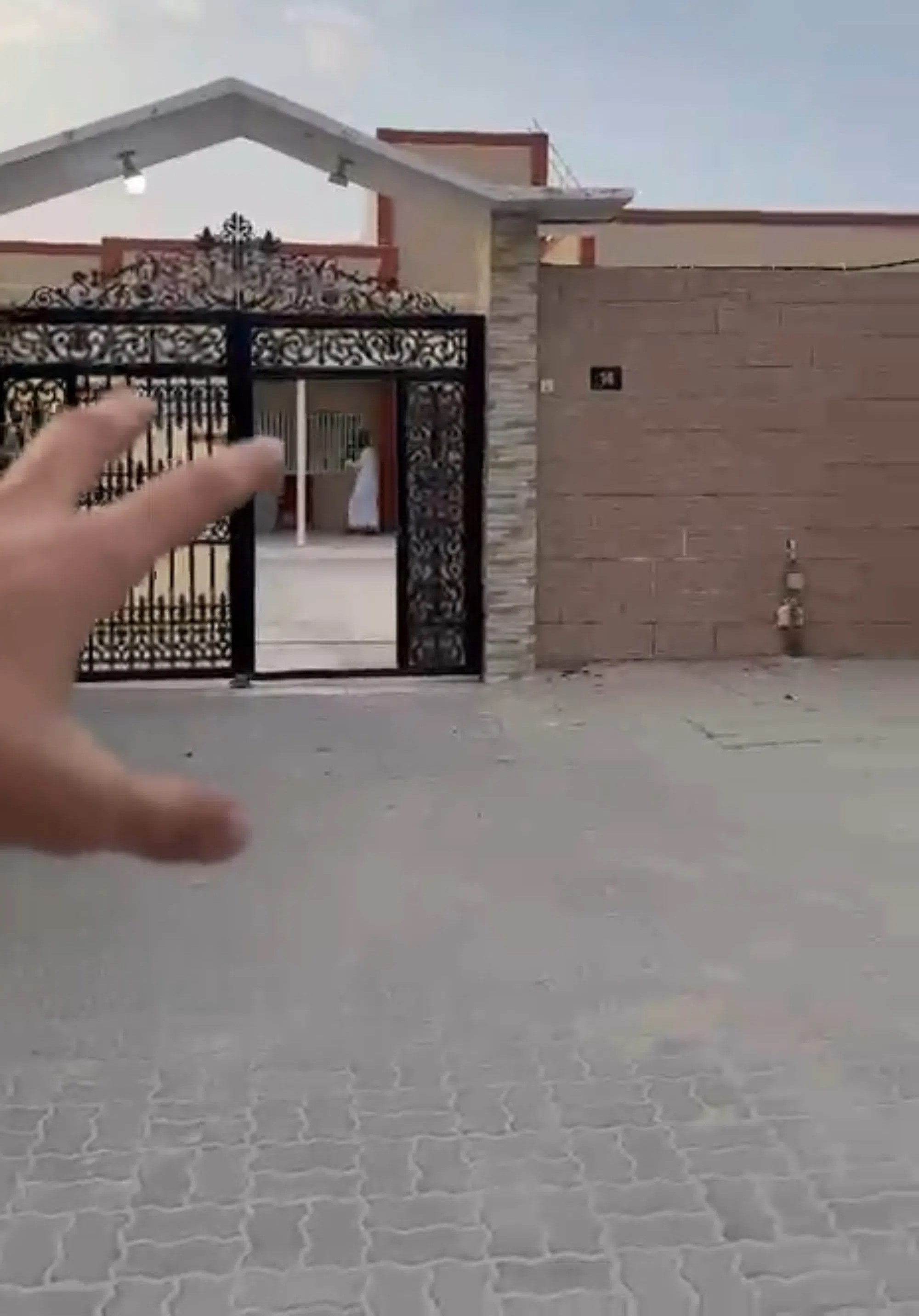 #للبيع بيت في إمارة الشارقة